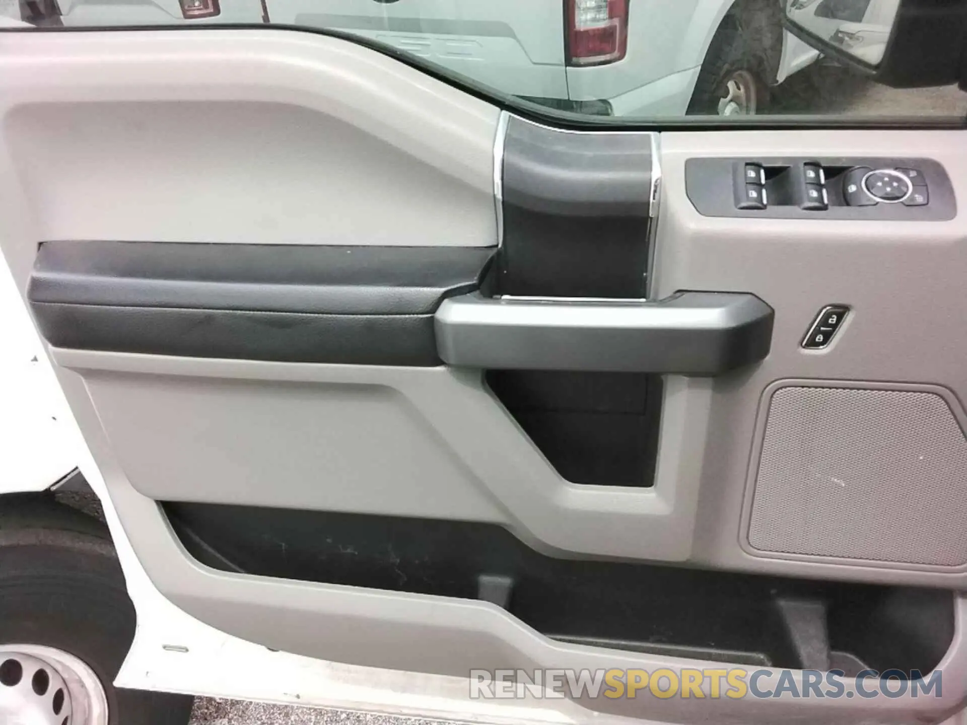 8 Photograph of a damaged car 1FTEW1E50KKC27405 FORD F150 2019