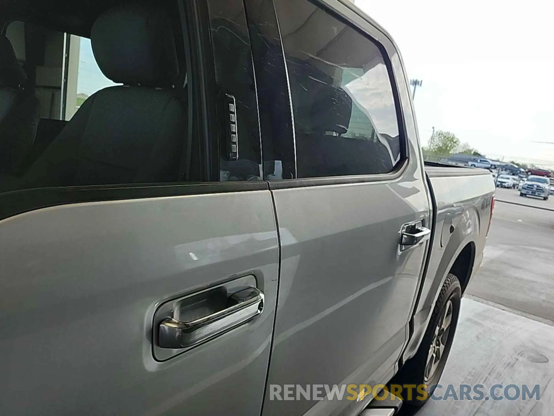 17 Photograph of a damaged car 1FTEW1EB9KKE41508 FORD F150 2019
