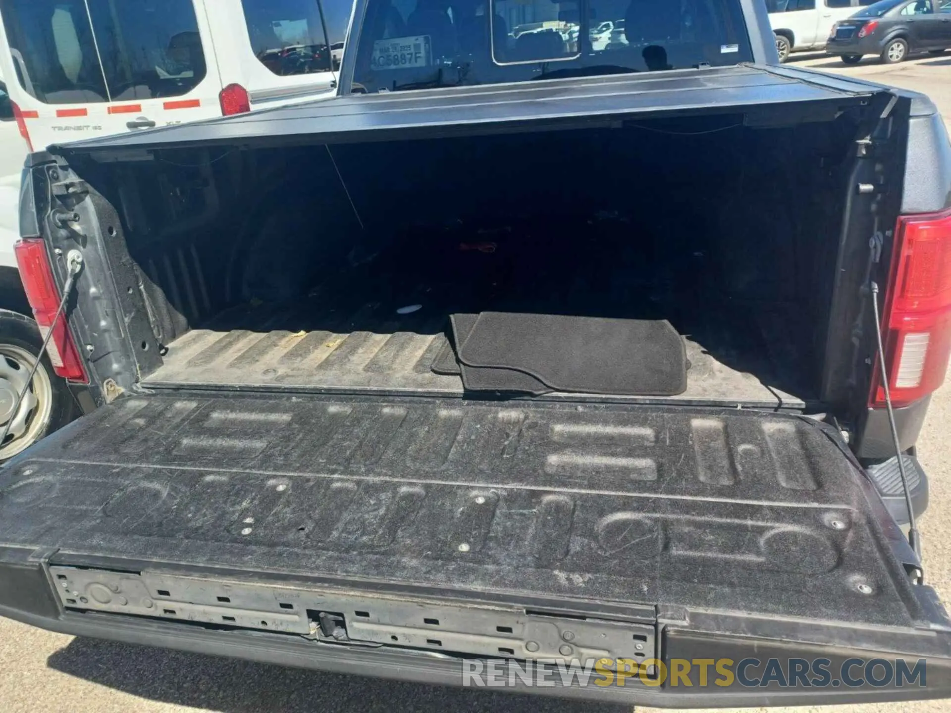 4 Photograph of a damaged car 1FTEW1EP1KKD58926 FORD F150 2019