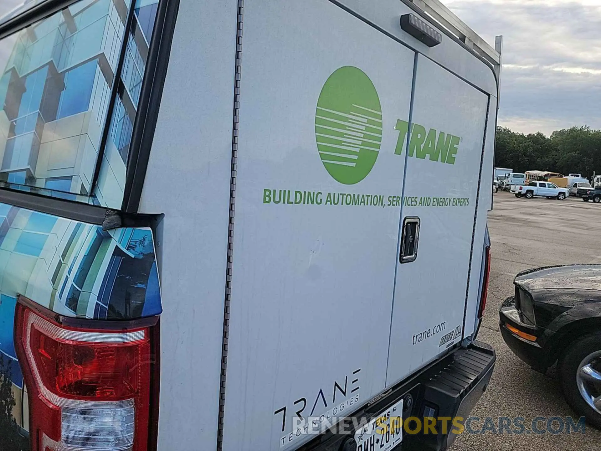14 Photograph of a damaged car 1FTEX1C4XKKE18045 FORD F150 2019