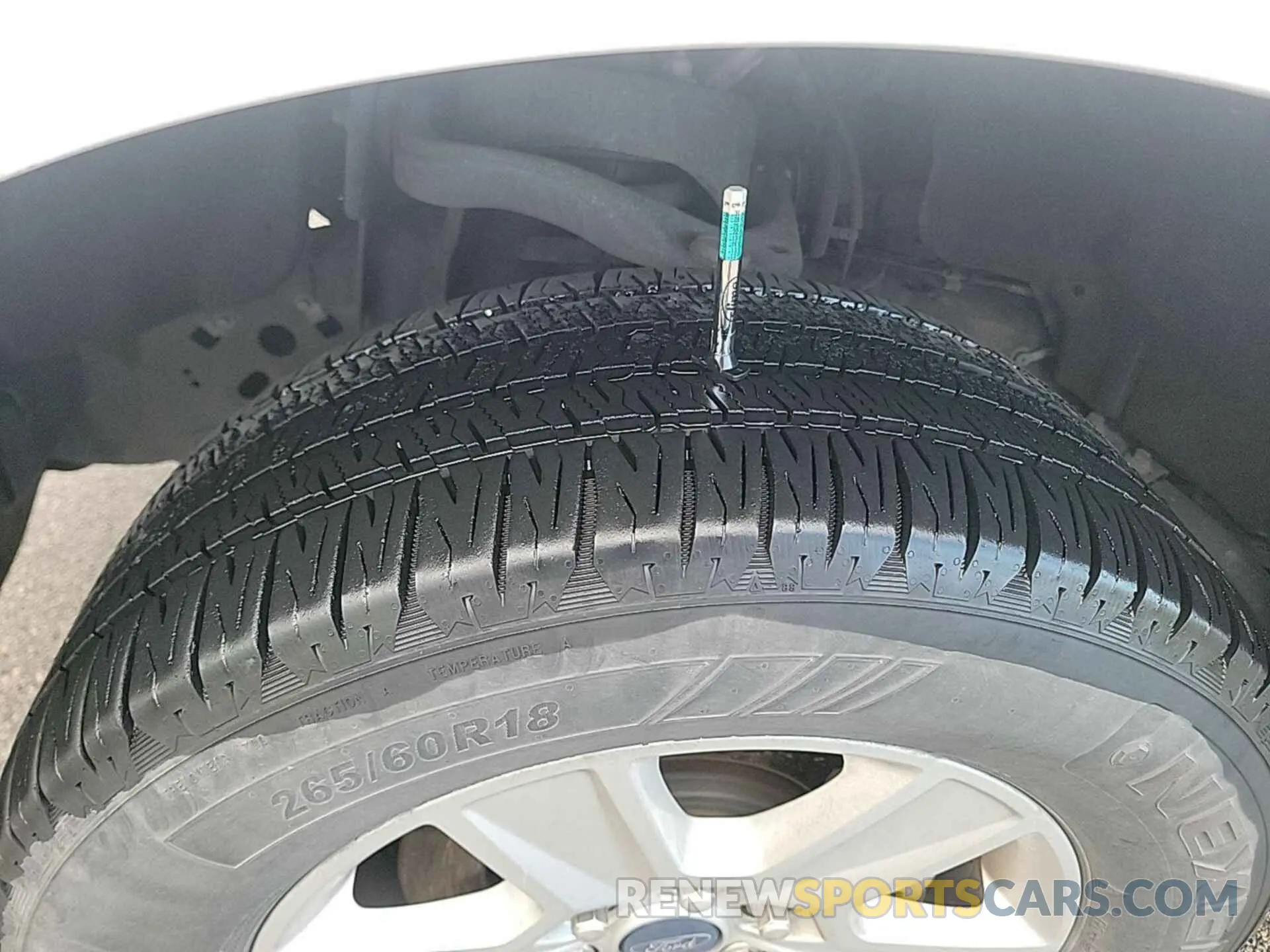 18 Photograph of a damaged car 1FTEX1C4XKKE18045 FORD F150 2019