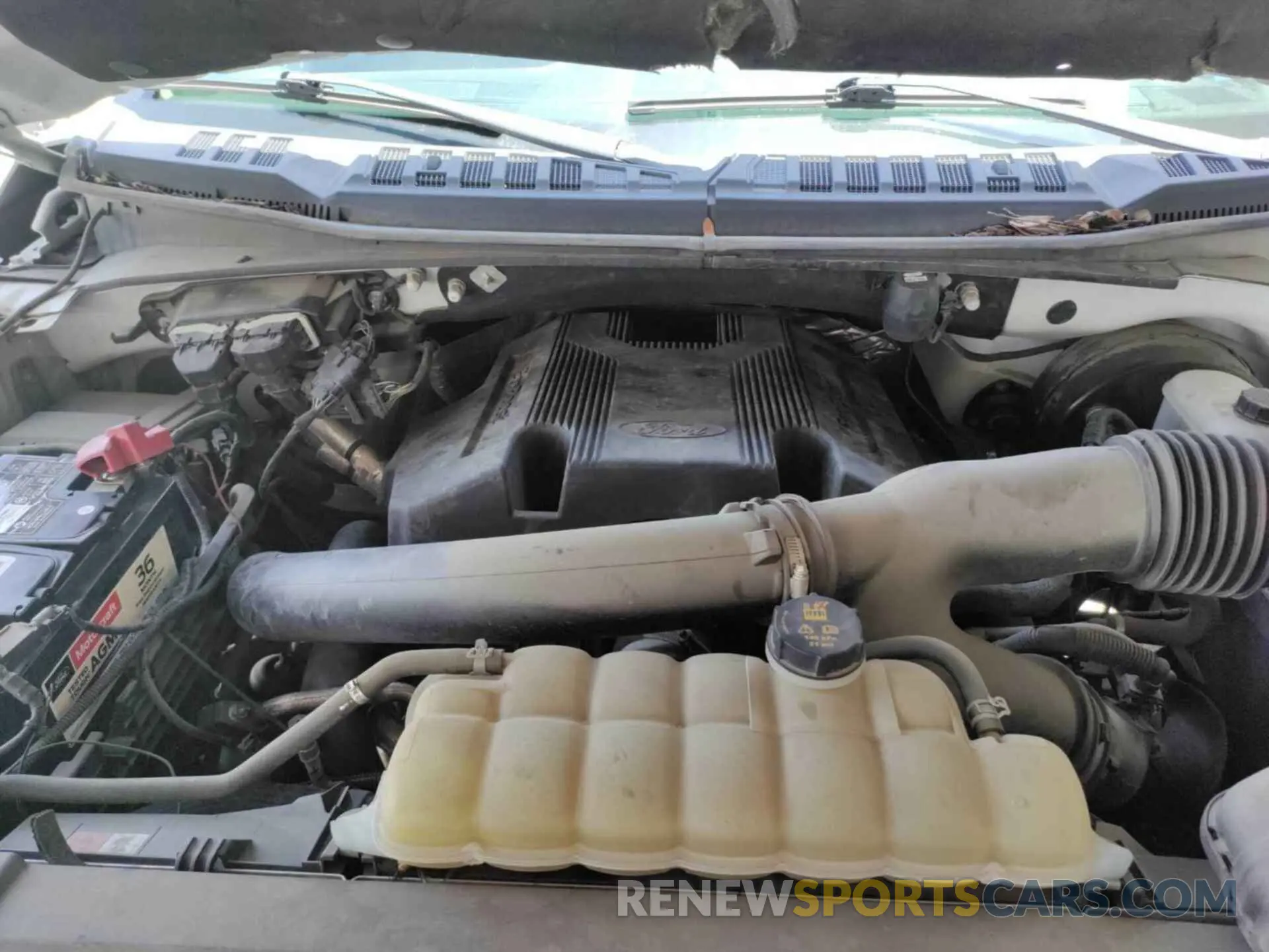 28 Photograph of a damaged car 1FTEX1C4XKKE18045 FORD F150 2019