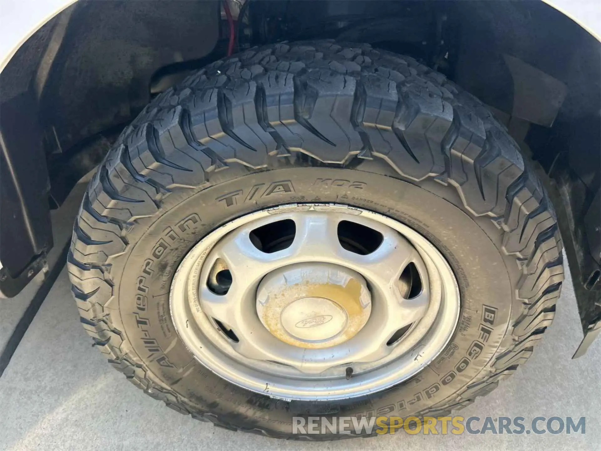 17 Photograph of a damaged car 1FTEX1C51KKD18005 FORD F150 2019