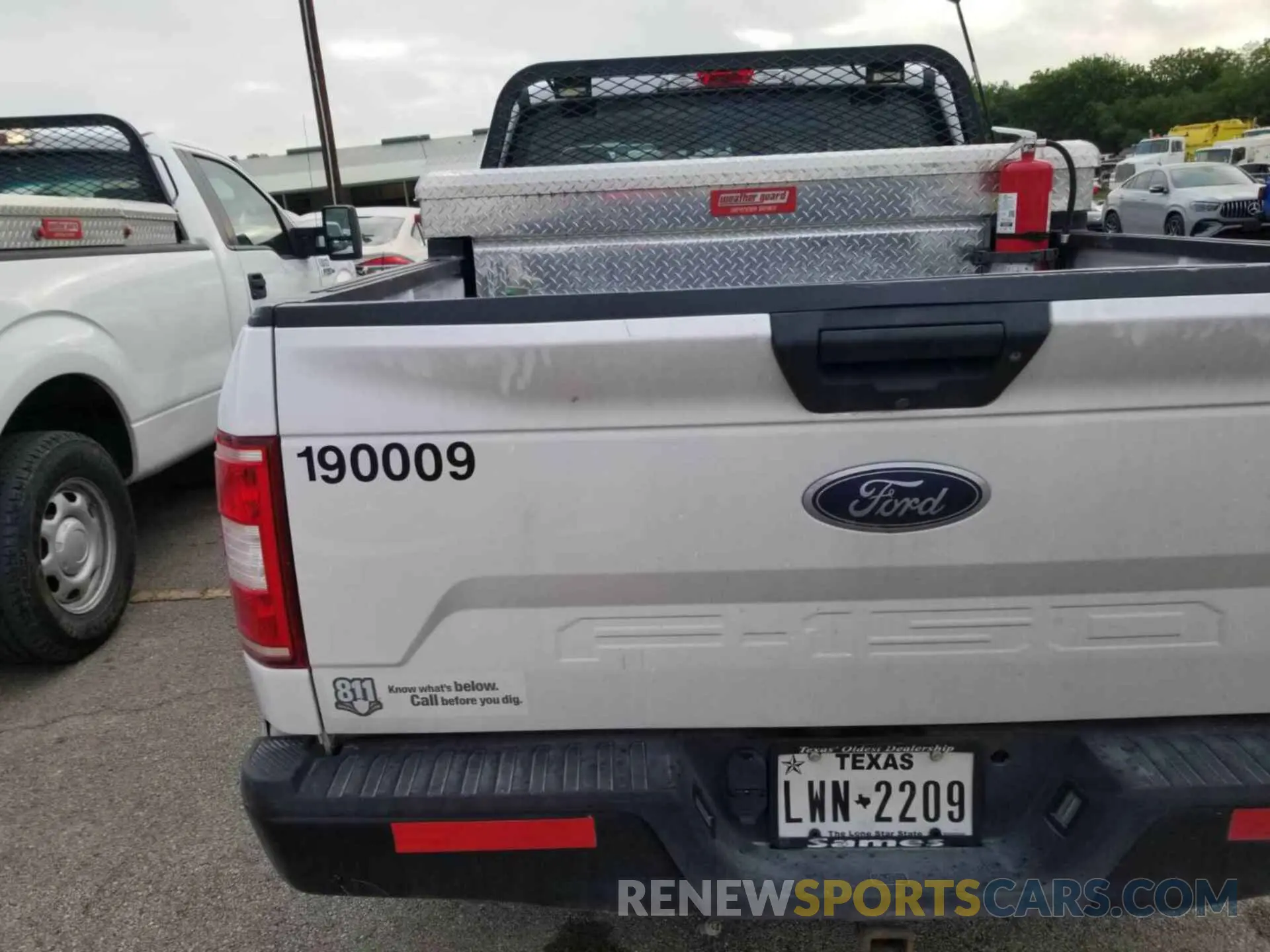33 Photograph of a damaged car 1FTEX1CB0KKC55548 FORD F150 2019