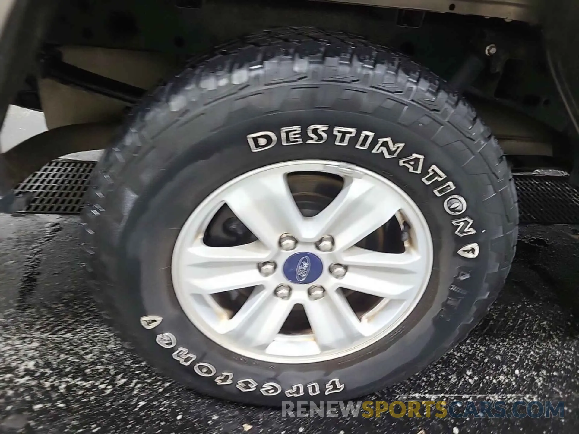 28 Photograph of a damaged car 1FTEX1EB0KKC55854 FORD F150 2019