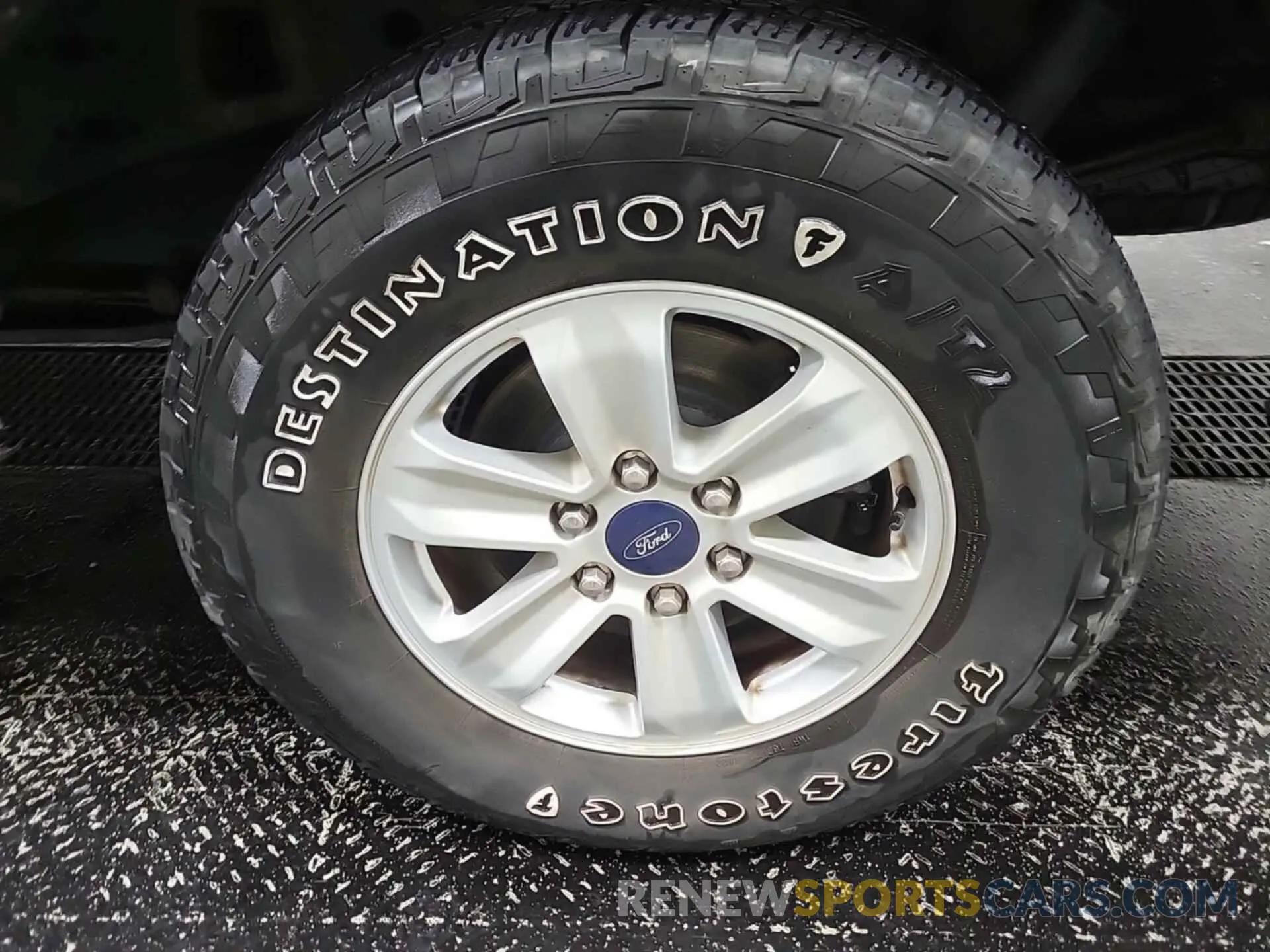 29 Photograph of a damaged car 1FTEX1EB0KKC55854 FORD F150 2019