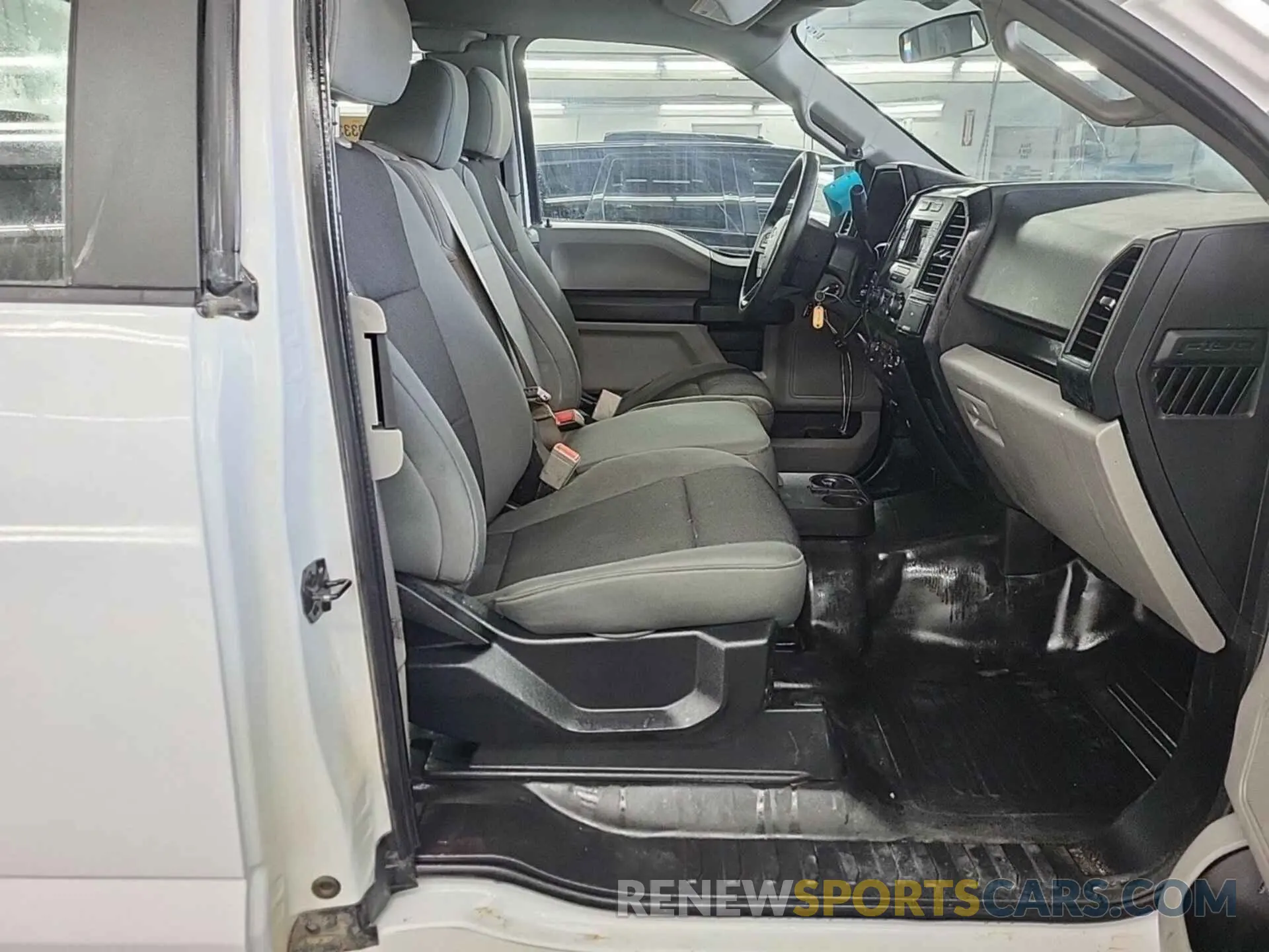 1 Photograph of a damaged car 1FTEX1EB1KKD33686 FORD F150 2019