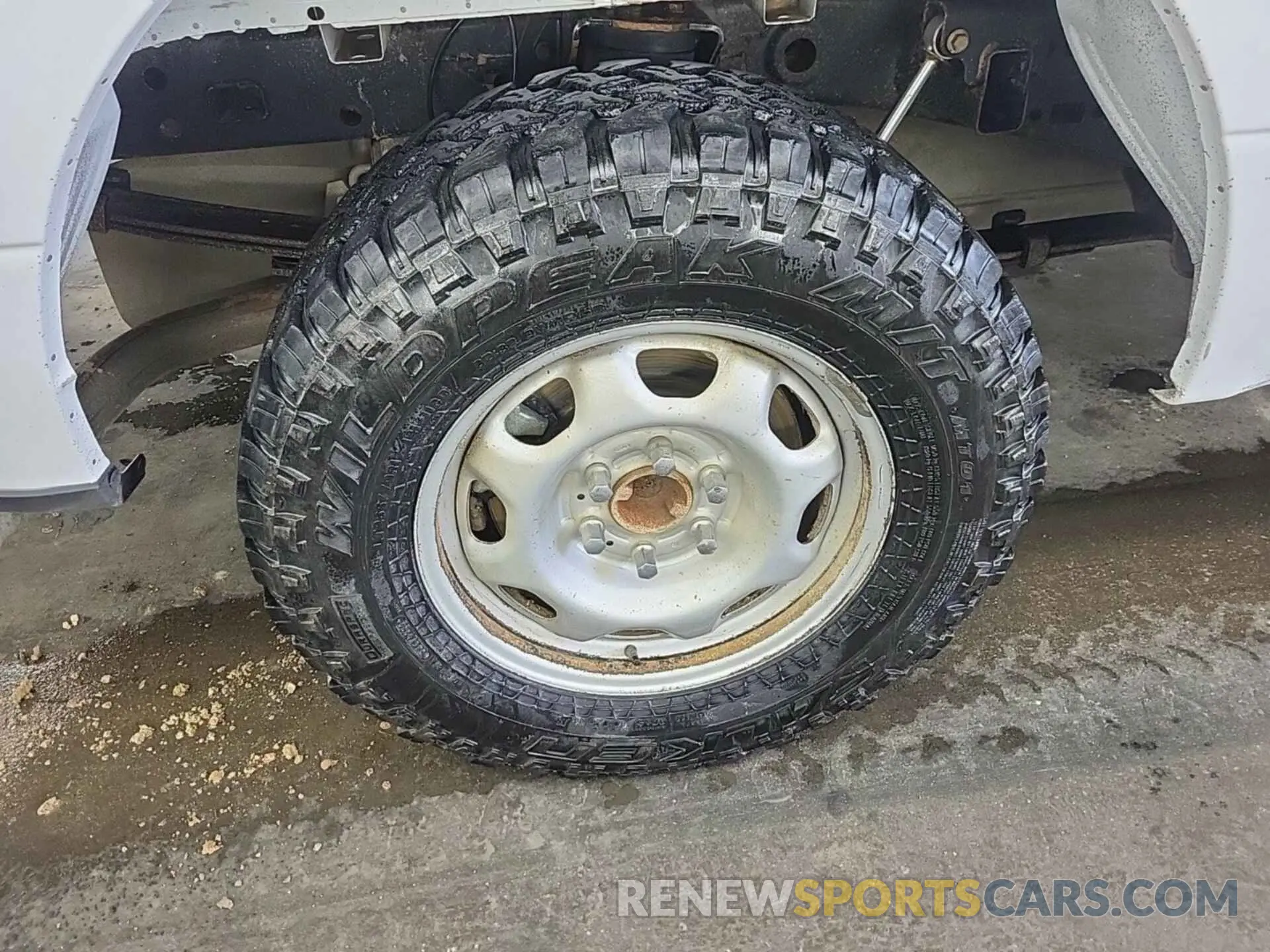 59 Photograph of a damaged car 1FTEX1EB1KKD33686 FORD F150 2019