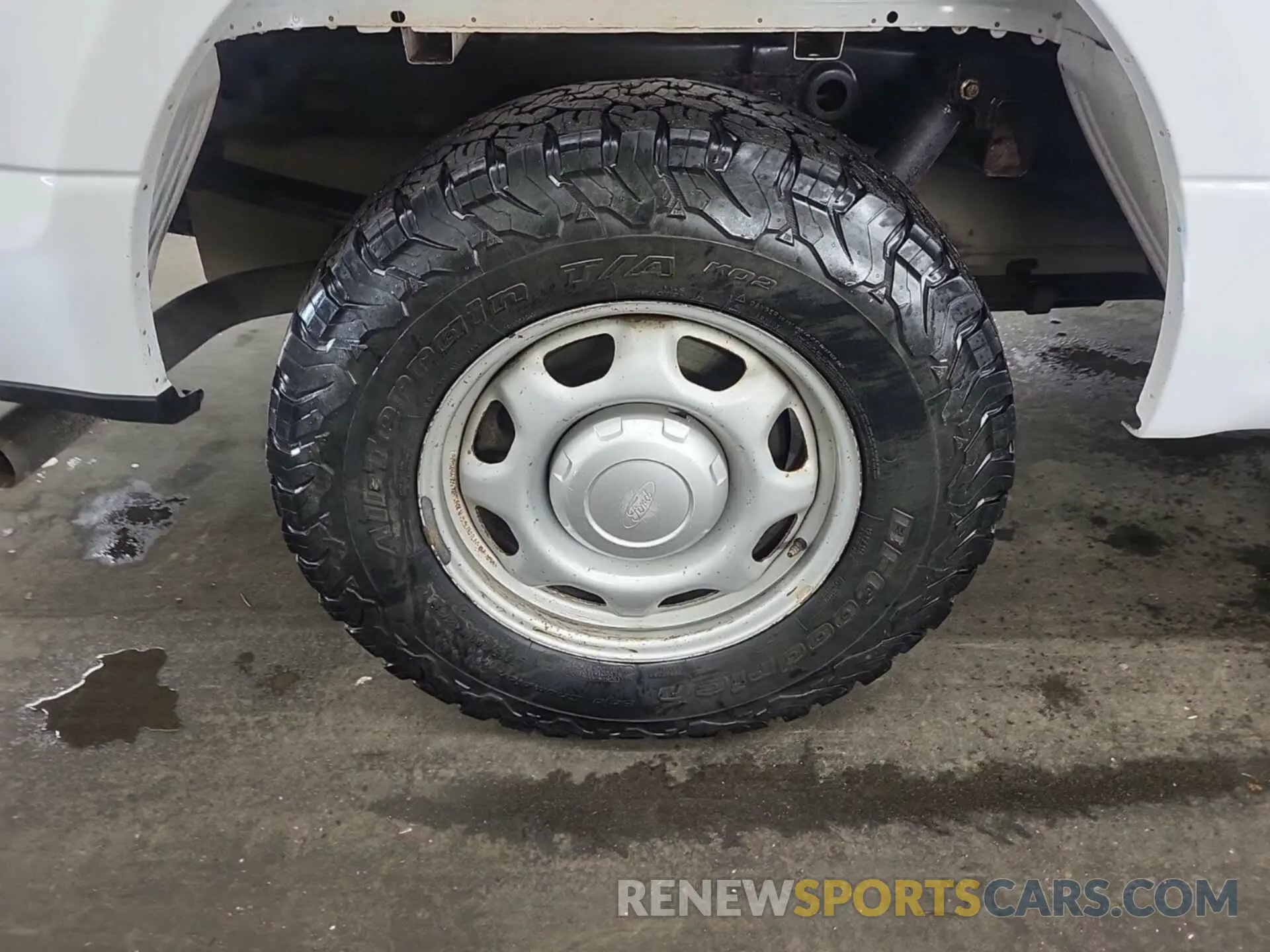 13 Photograph of a damaged car 1FTEX1EB2KKD00664 FORD F150 2019