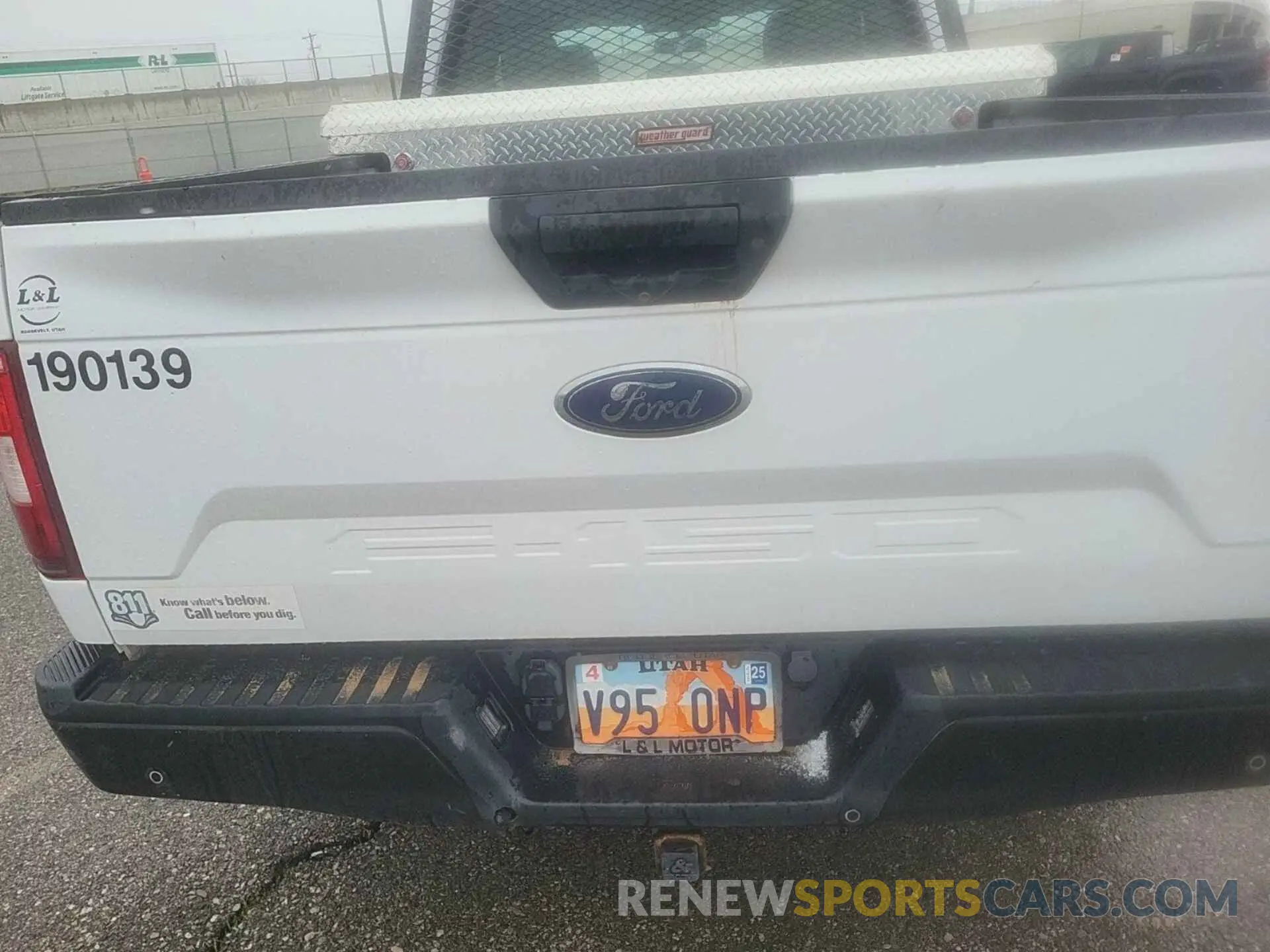 32 Photograph of a damaged car 1FTEX1EB2KKD00664 FORD F150 2019