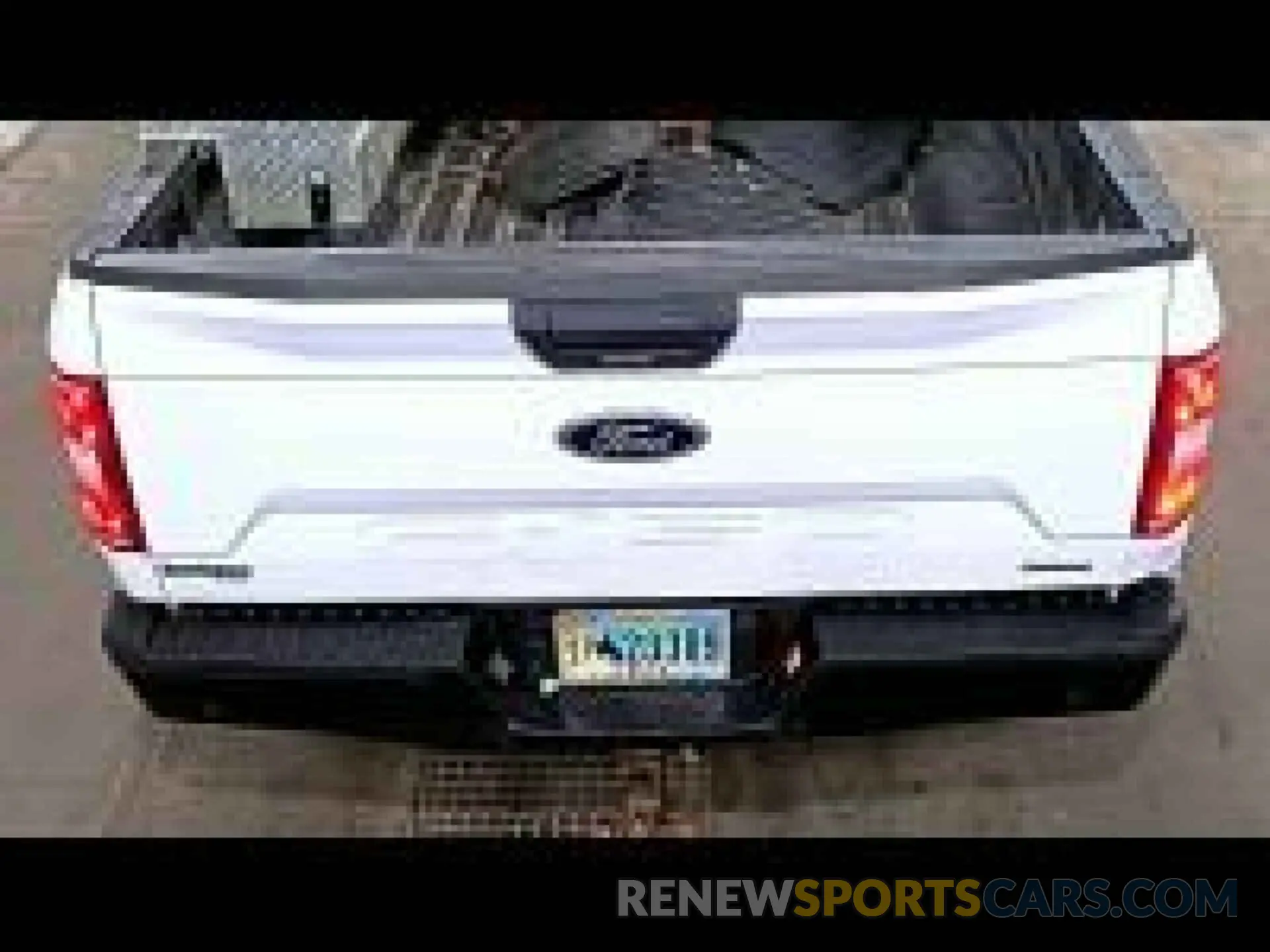 18 Photograph of a damaged car 1FTEX1EP0KKD51298 FORD F150 2019
