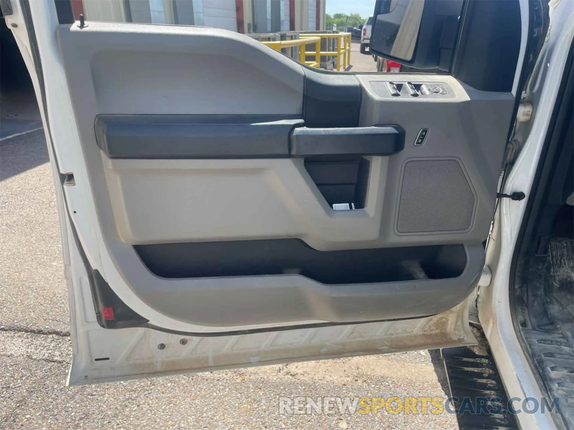 14 Photograph of a damaged car 1FTEX1EPXKKD17465 FORD F150 2019