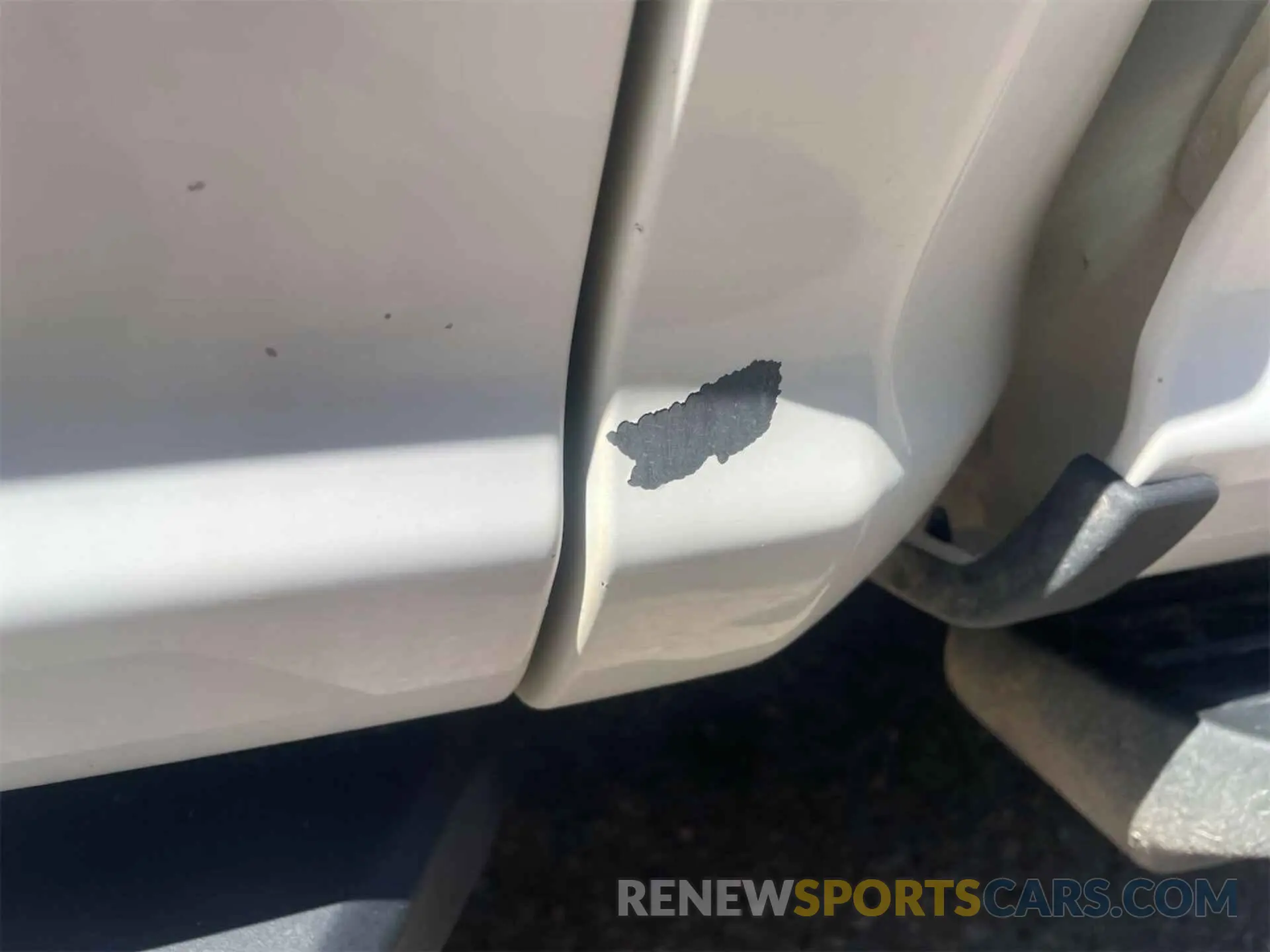 18 Photograph of a damaged car 1FTEX1EPXKKD17465 FORD F150 2019