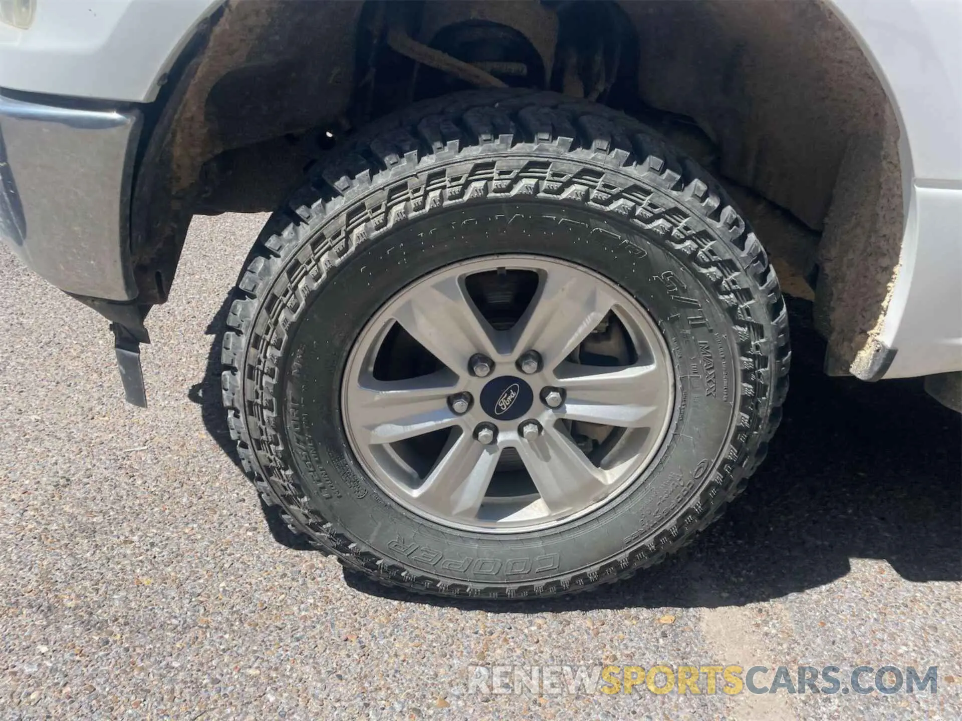 9 Photograph of a damaged car 1FTEX1EPXKKD17465 FORD F150 2019