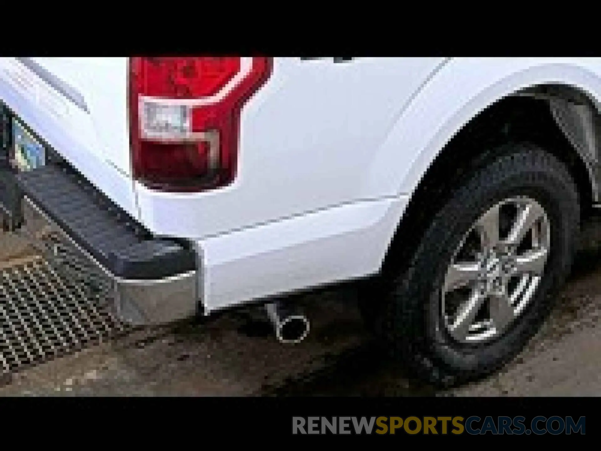 28 Photograph of a damaged car 1FTFW1E51KFC61754 FORD F150 2019
