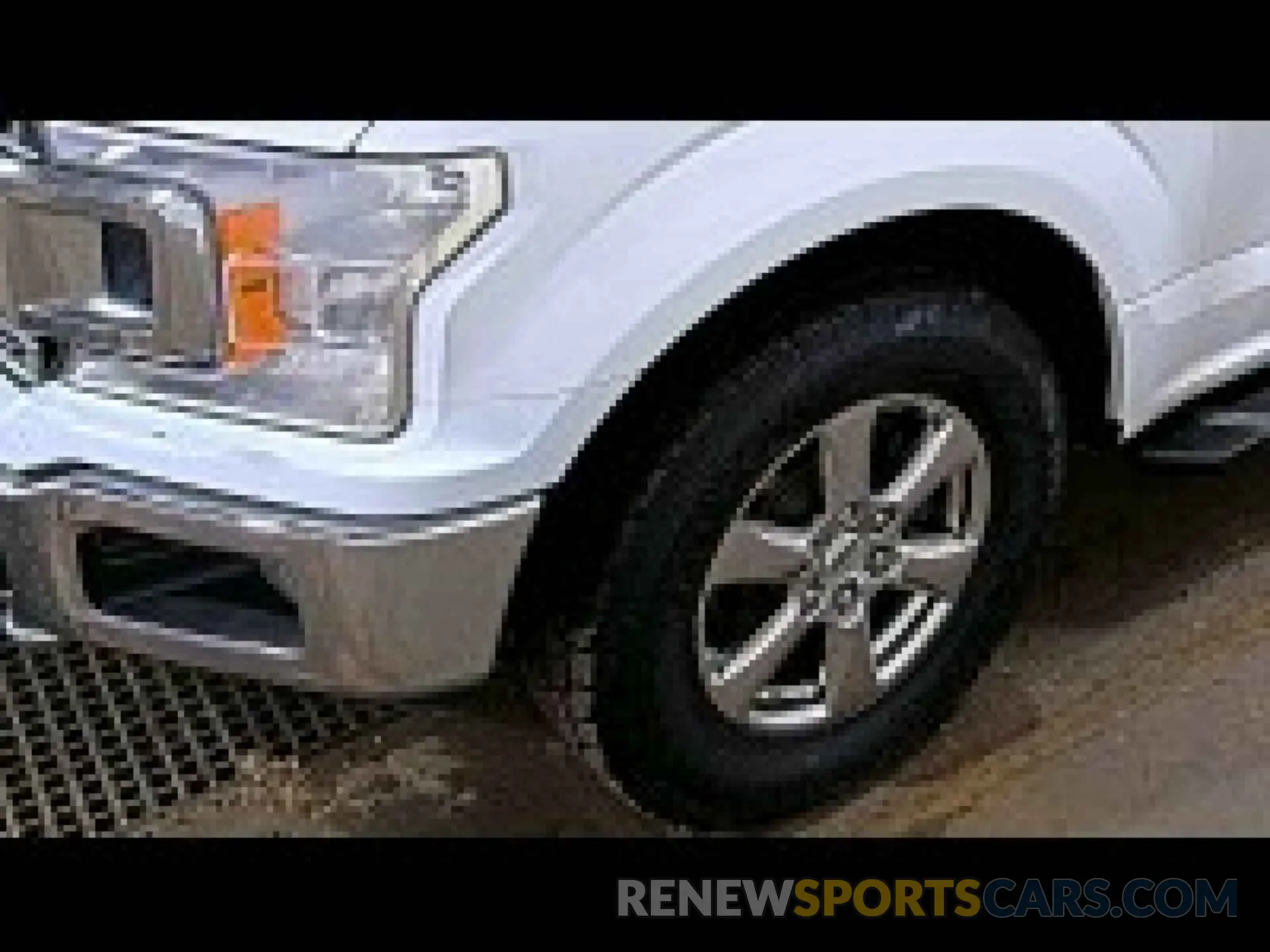 39 Photograph of a damaged car 1FTFW1E51KFC61754 FORD F150 2019