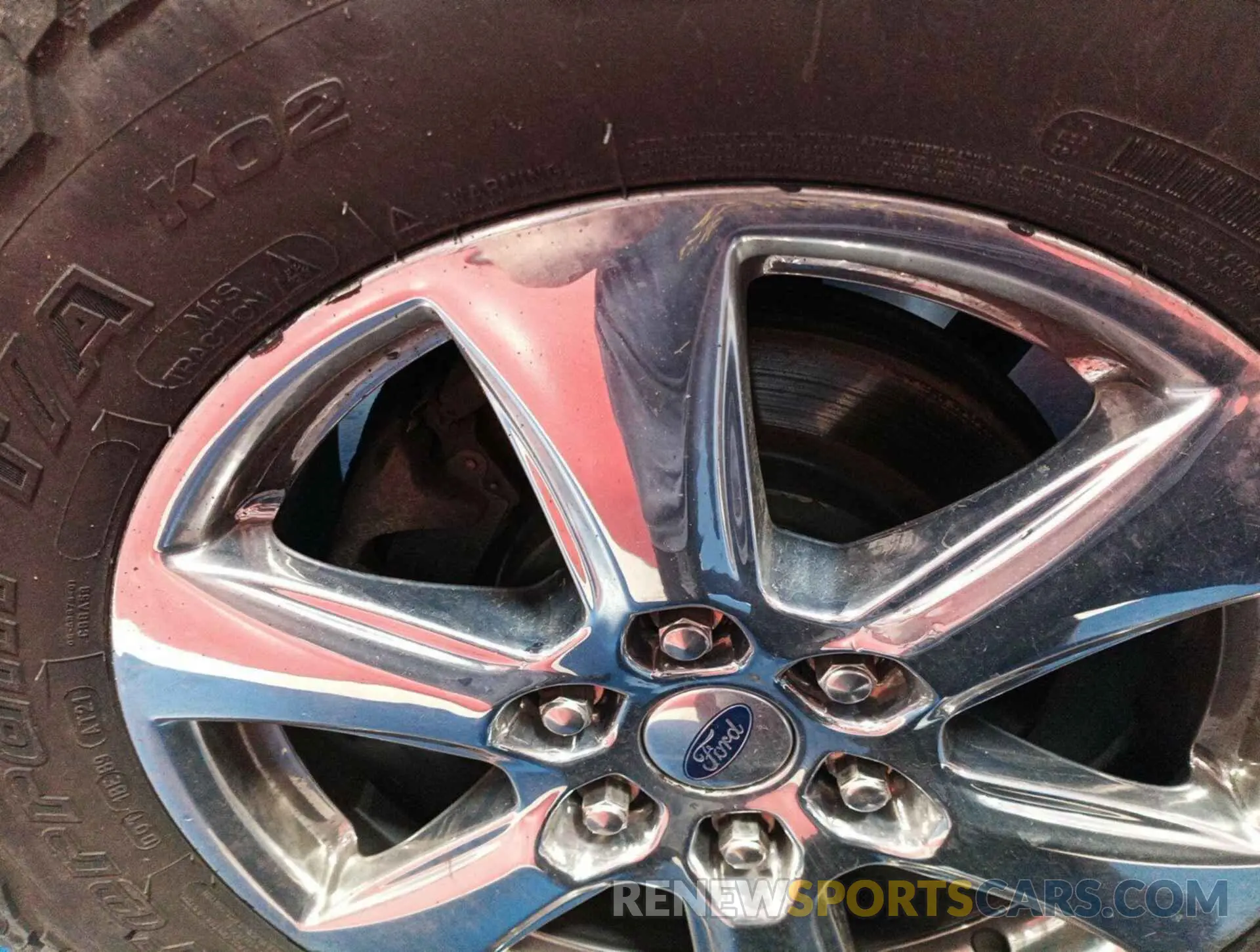 33 Photograph of a damaged car 1FTFW1E57KKD52051 FORD F150 2019