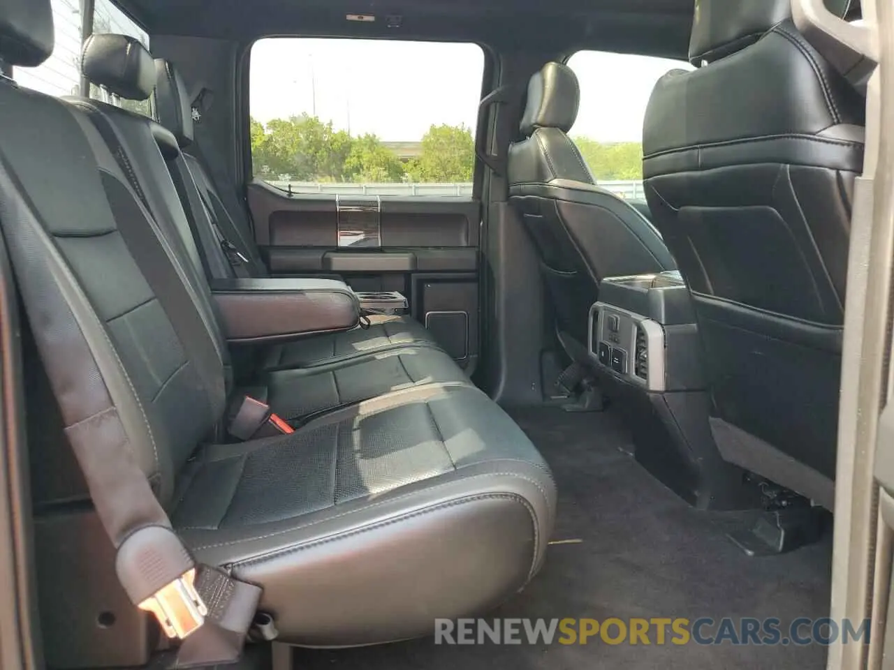 10 Photograph of a damaged car 1FTFW1RG0KFC16008 FORD F150 2019