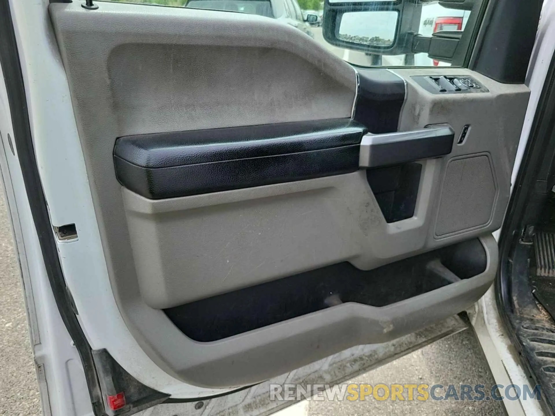 16 Photograph of a damaged car 1FTFX1C47KKE41495 FORD F150 2019