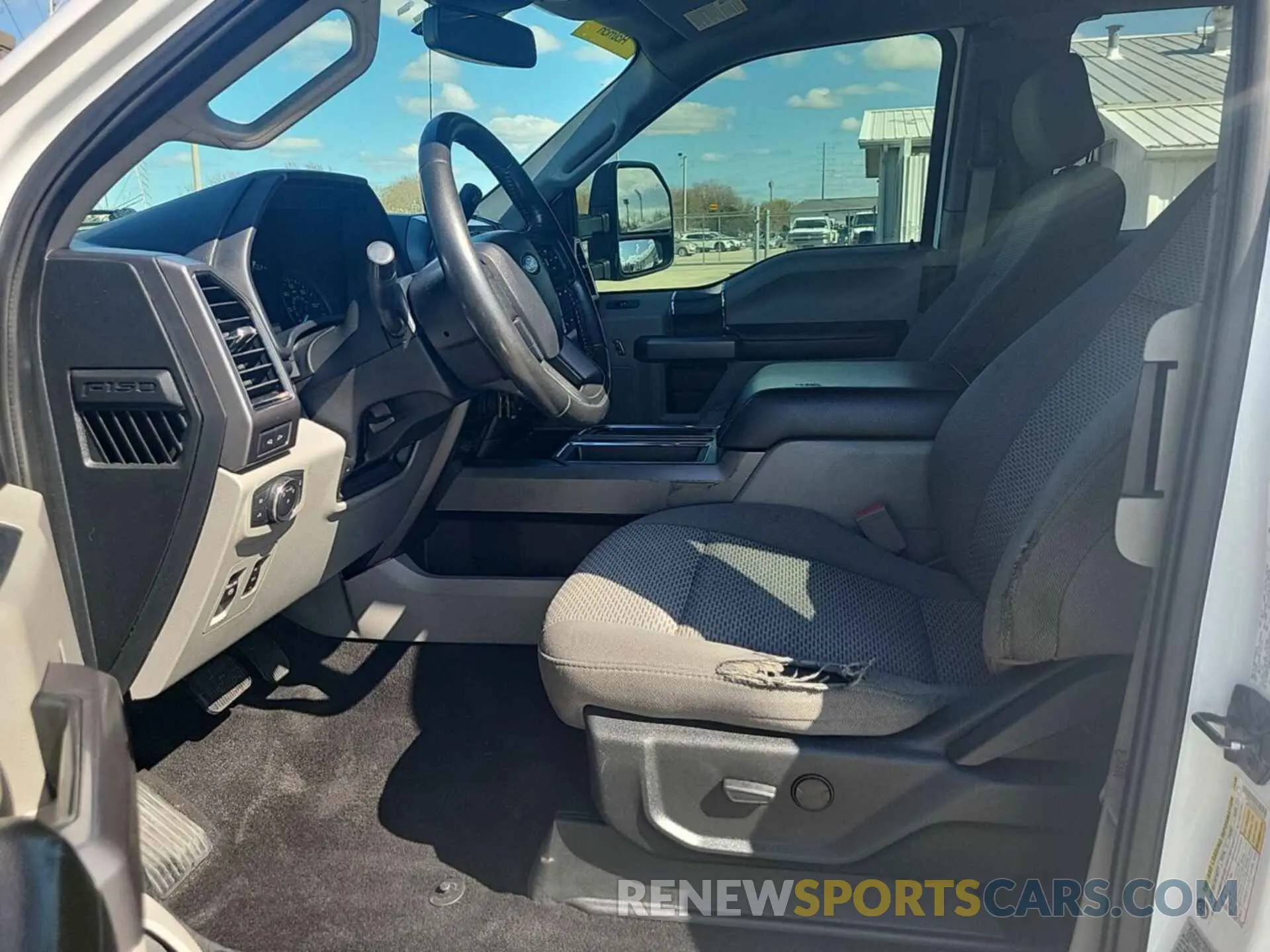 18 Photograph of a damaged car 1FTFX1E40KKE10523 FORD F150 2019