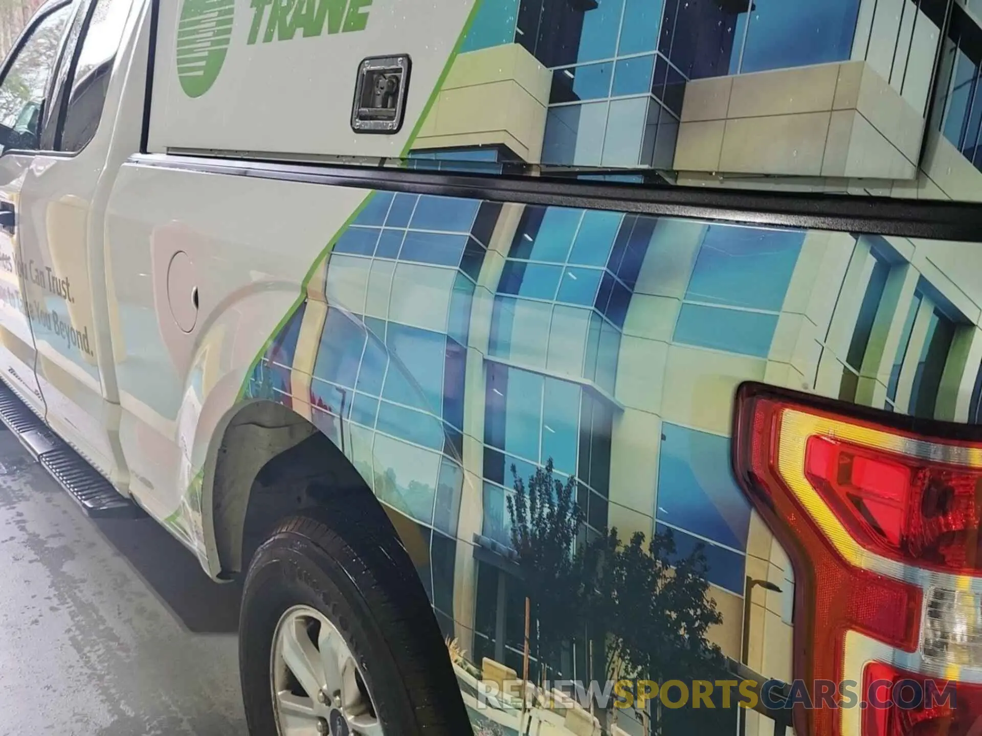 18 Photograph of a damaged car 1FTFX1E40KKE41447 FORD F150 2019