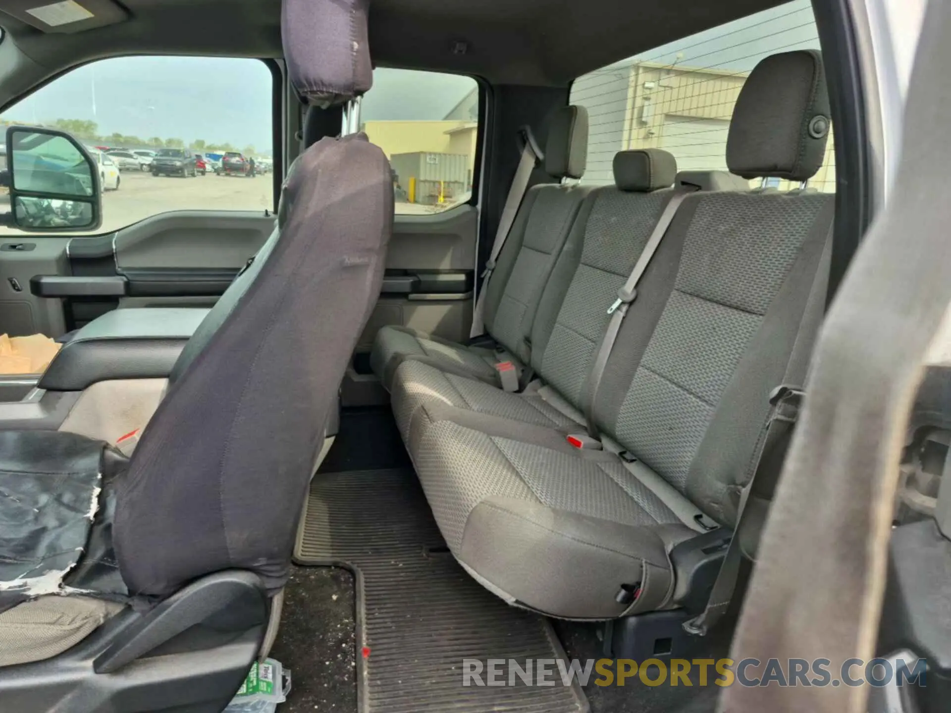 29 Photograph of a damaged car 1FTFX1E41KKE10532 FORD F150 2019