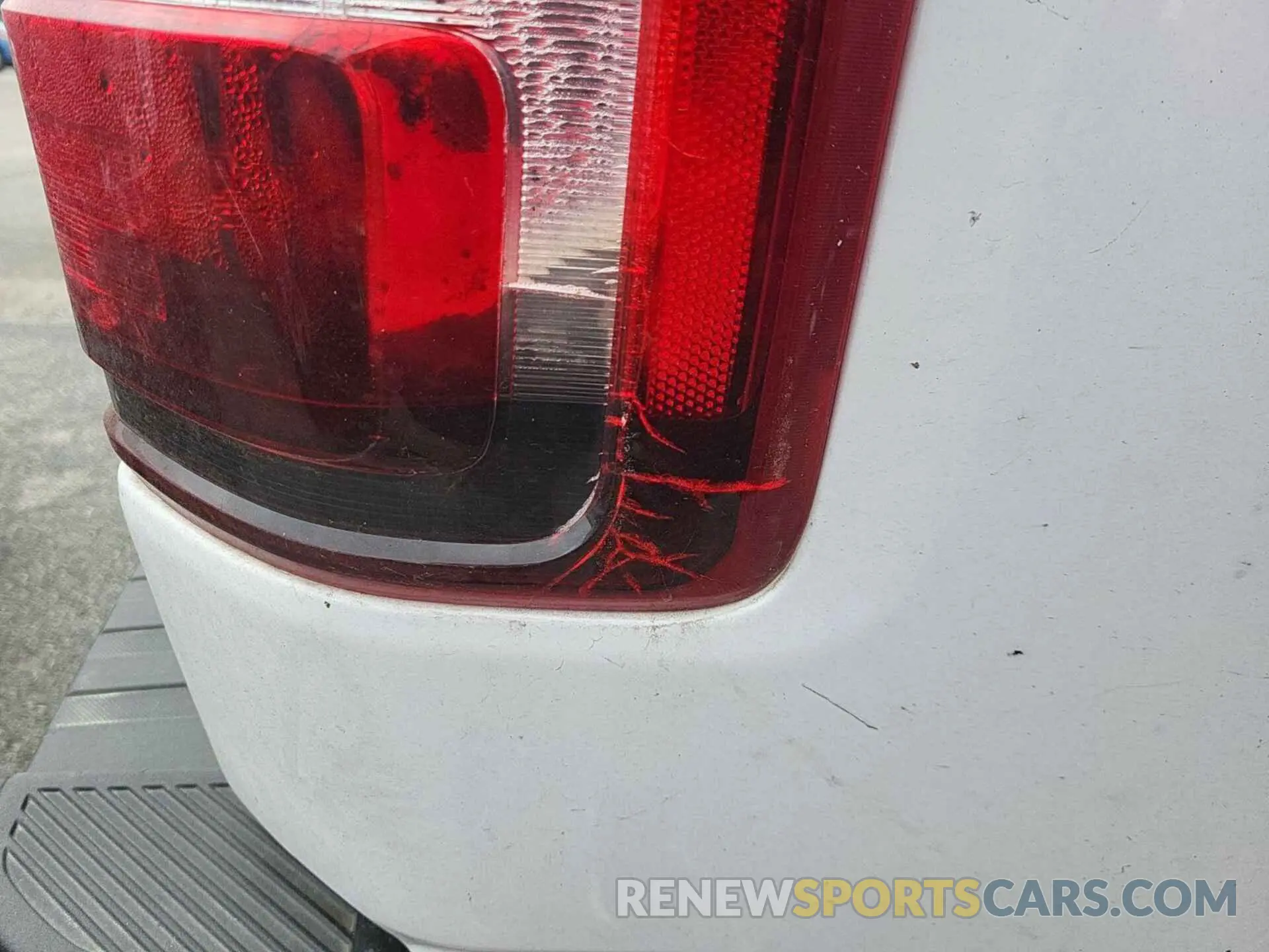 9 Photograph of a damaged car 1FTFX1E41KKE10532 FORD F150 2019