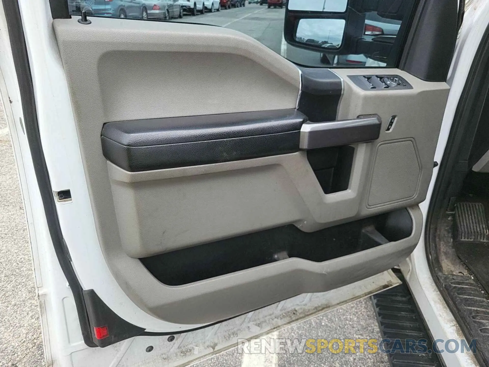 9 Photograph of a damaged car 1FTFX1E41KKE17934 FORD F150 2019