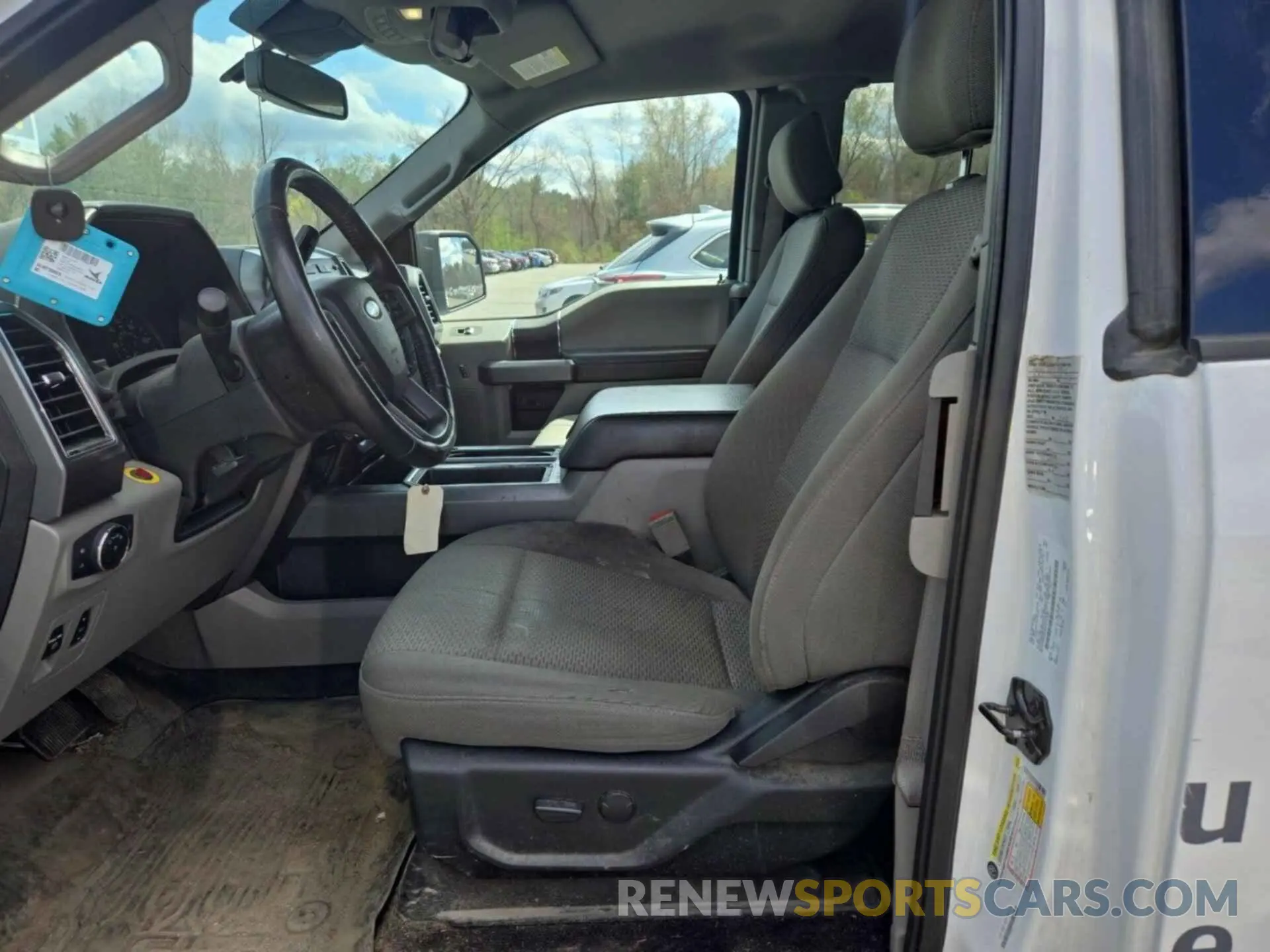17 Photograph of a damaged car 1FTFX1E44KKC43454 FORD F150 2019