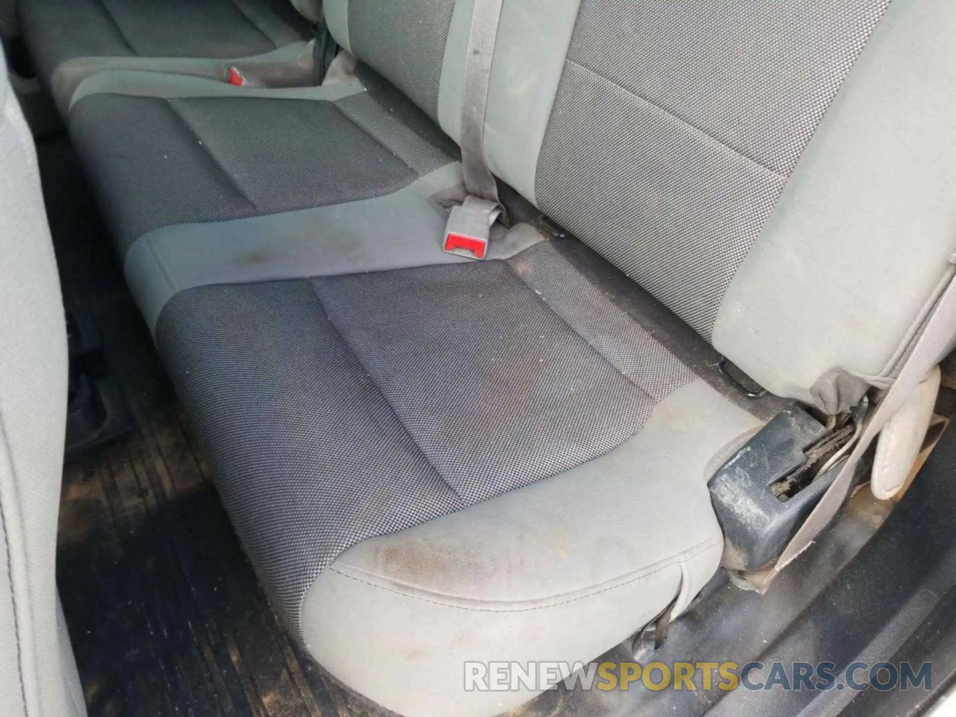 18 Photograph of a damaged car 1FTFX1E58KKF04545 FORD F150 2019