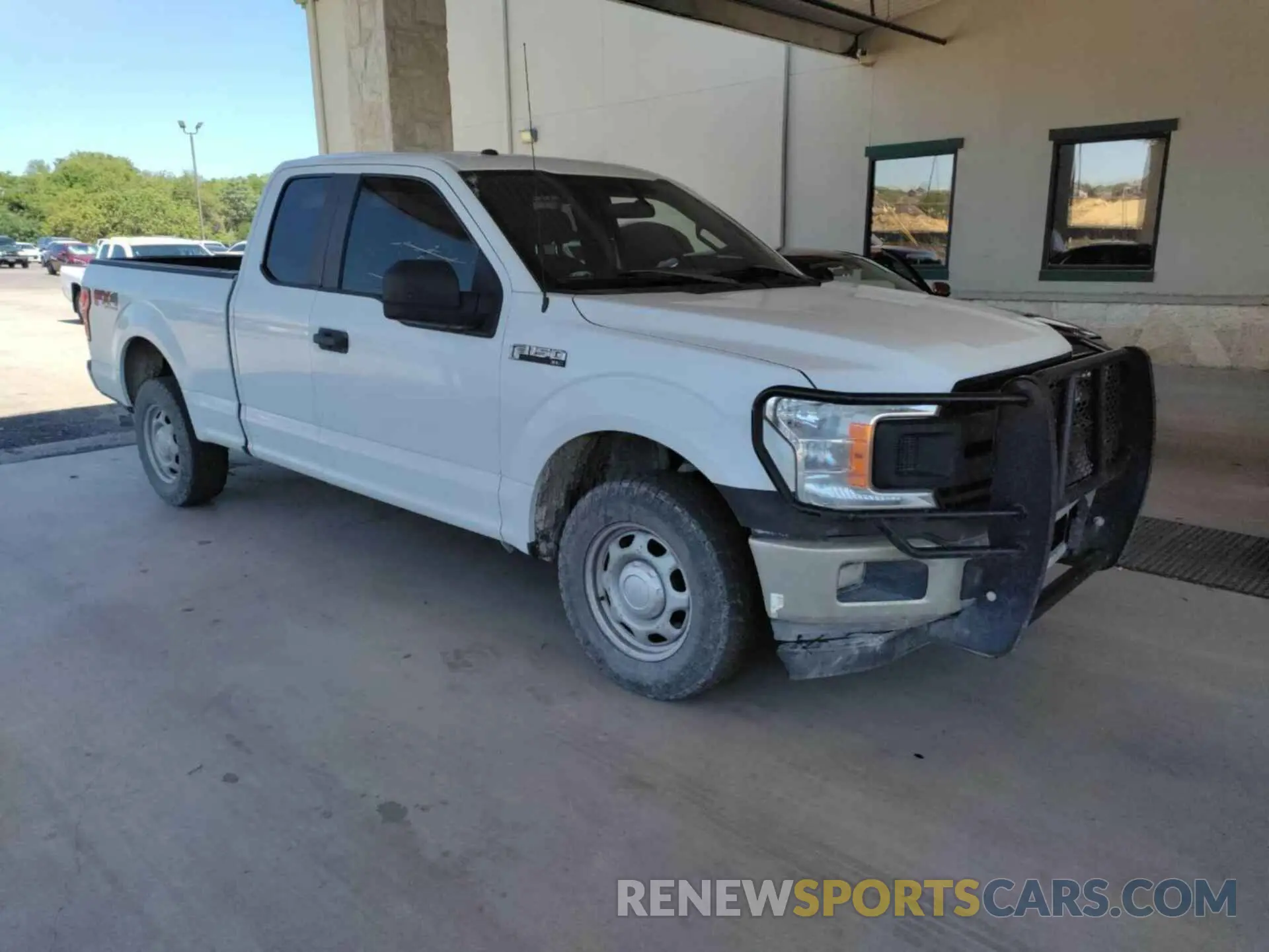 29 Photograph of a damaged car 1FTFX1E5XKKE52562 FORD F150 2019