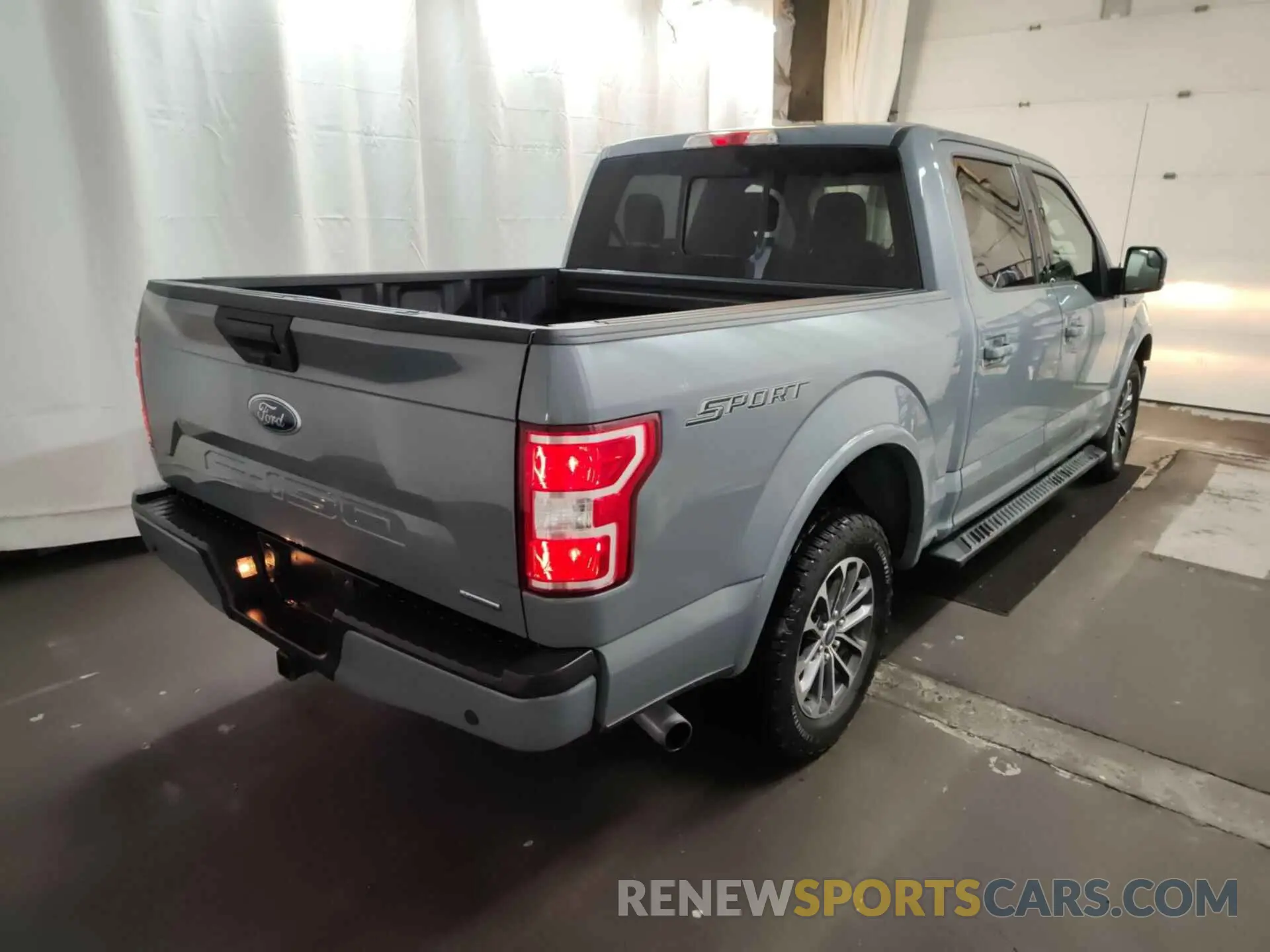 33 Photograph of a damaged car 1FTEW1C42LKE66868 FORD F150 2020