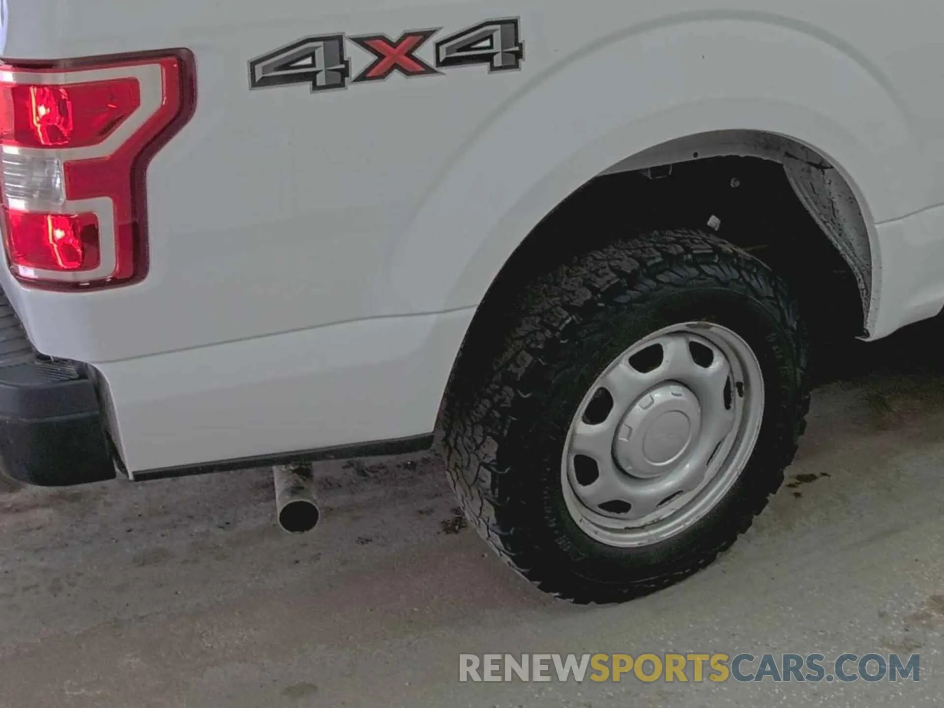 21 Photograph of a damaged car 1FTEW1EB8LFB38617 FORD F150 2020