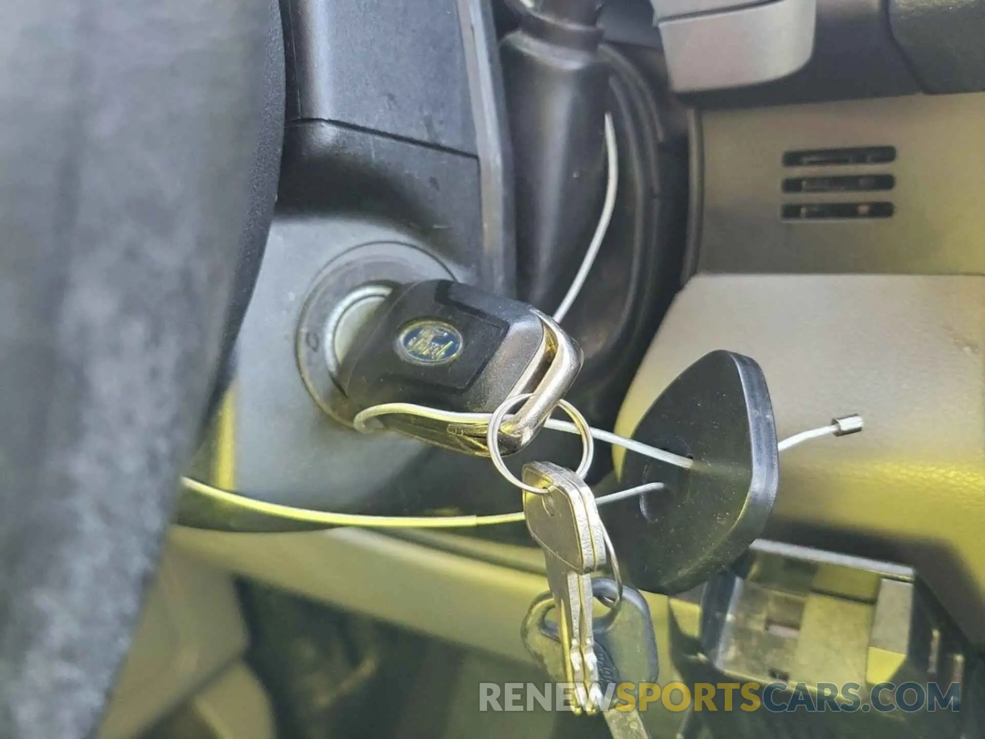 17 Photograph of a damaged car 1FTEW1EP3LKD10572 FORD F150 2020