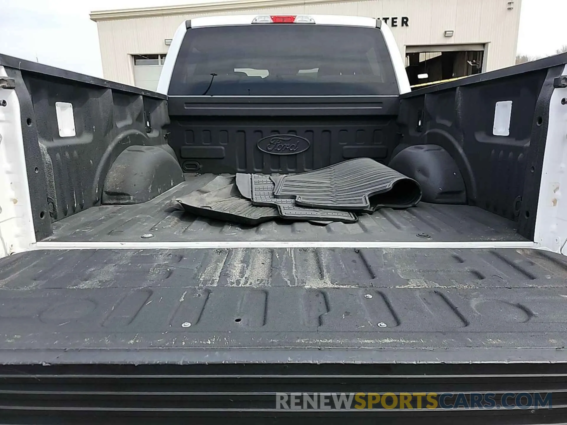4 Photograph of a damaged car 1FTEW1EP5LKE44984 FORD F150 2020