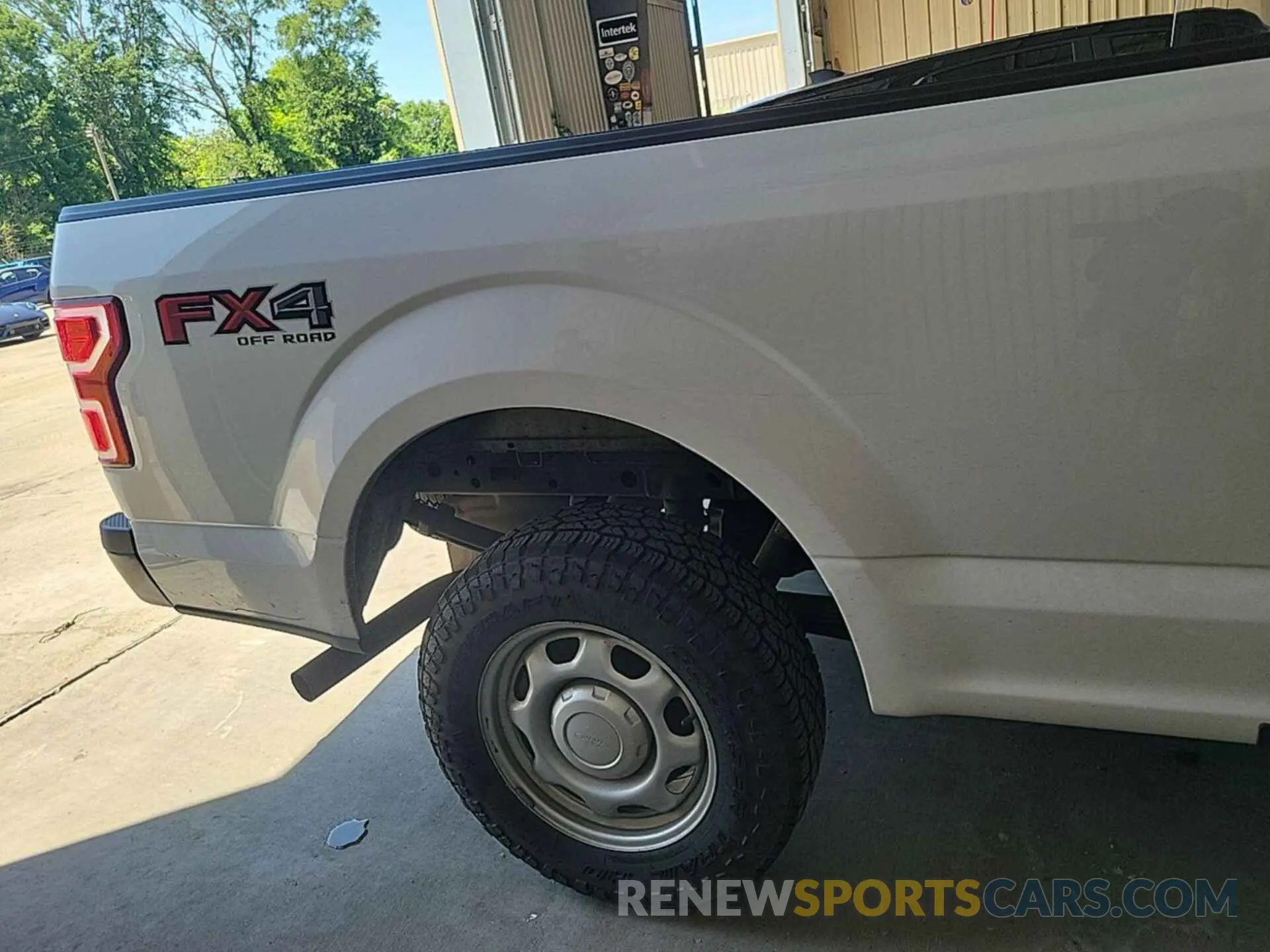 15 Photograph of a damaged car 1FTFW1E5XLKF11517 FORD F150 2020