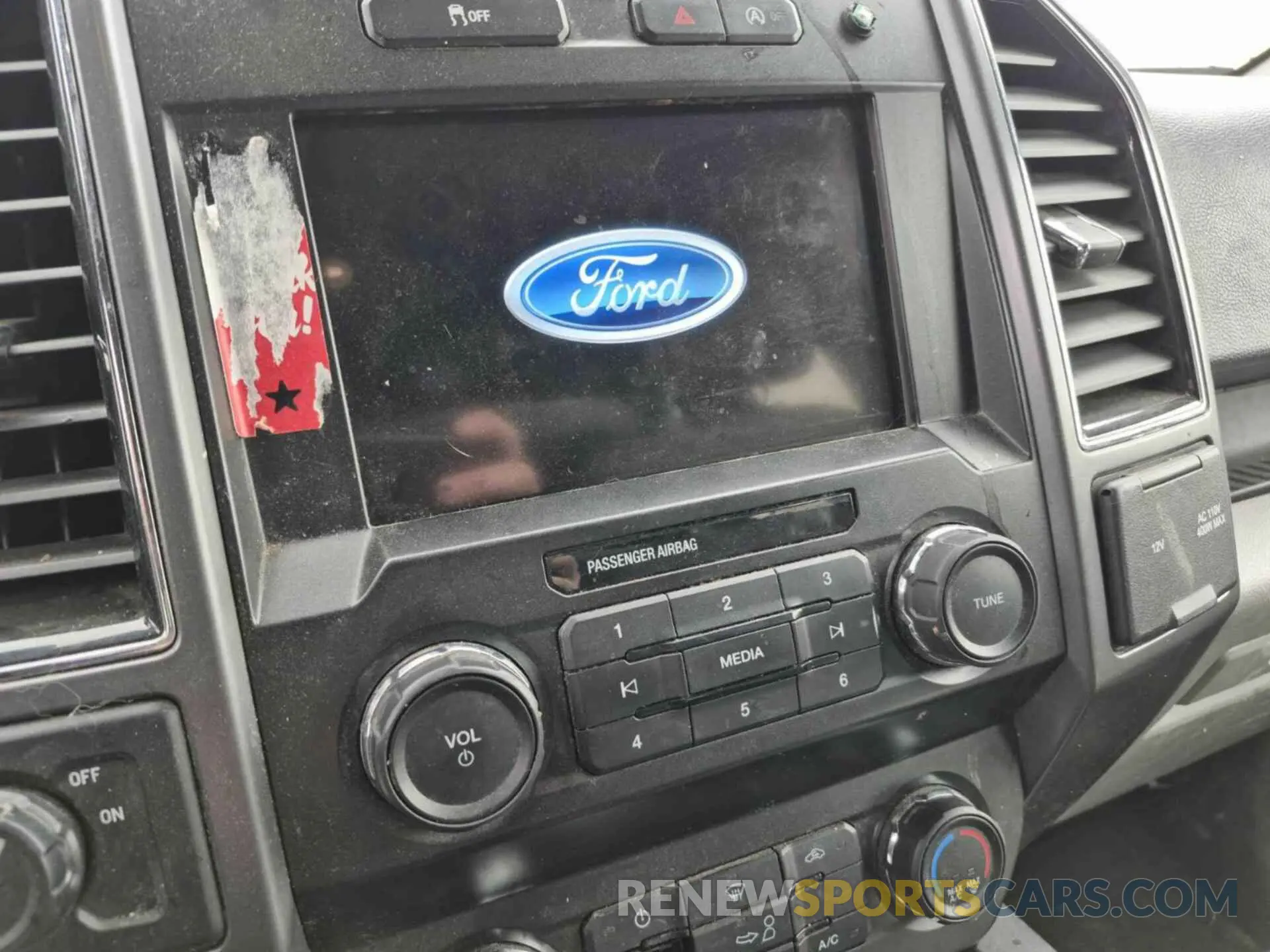 32 Photograph of a damaged car 1FTFX1C45LKD62084 FORD F150 2020