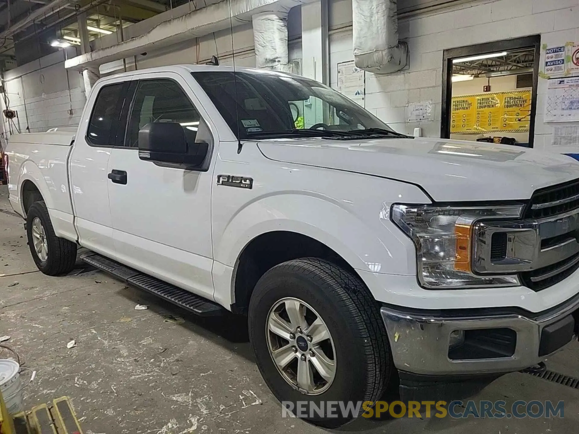 17 Photograph of a damaged car 1FTFX1E43LKD35558 FORD F150 2020