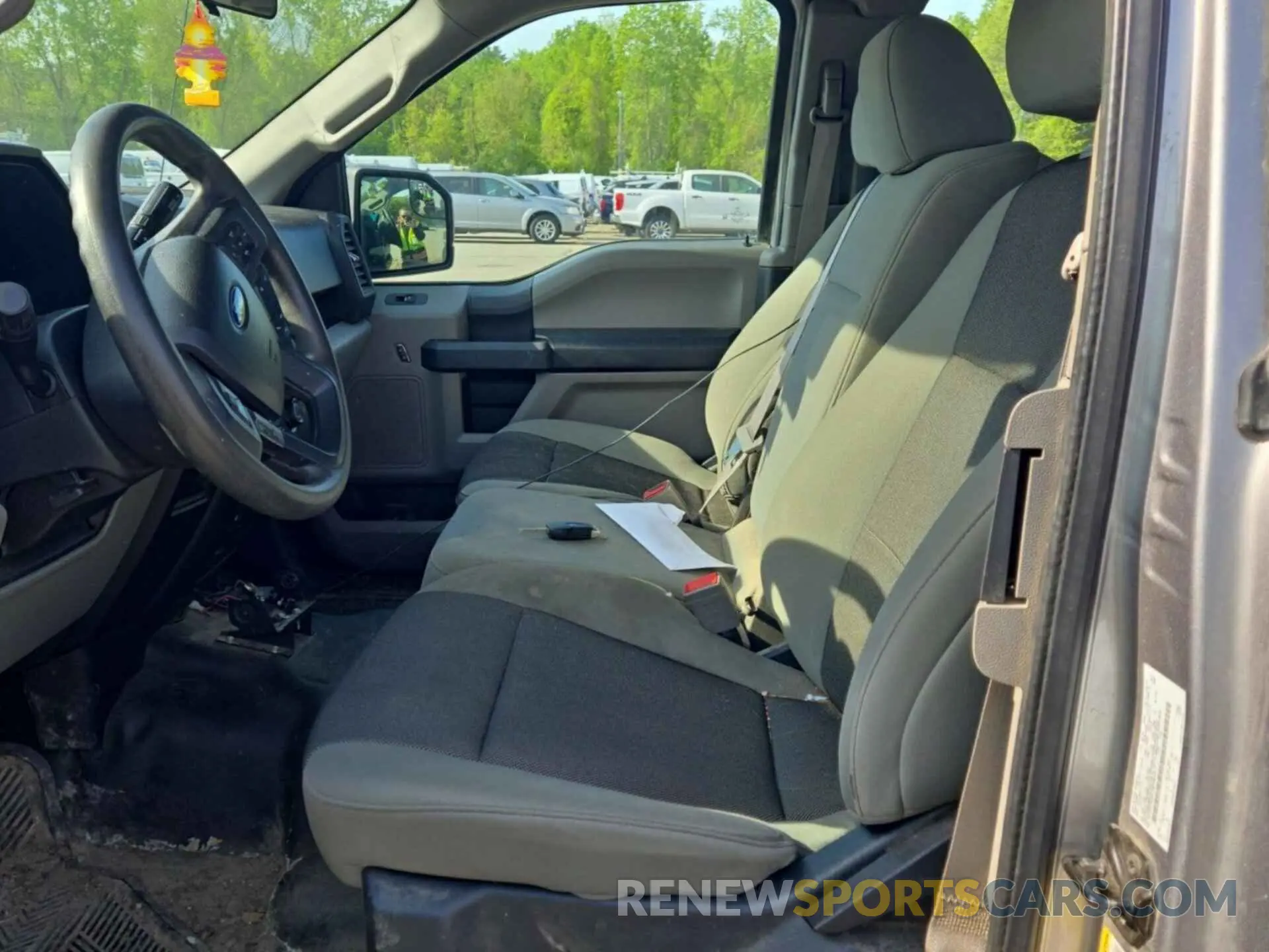 21 Photograph of a damaged car 1FTFX1E57LFB70910 FORD F150 2020
