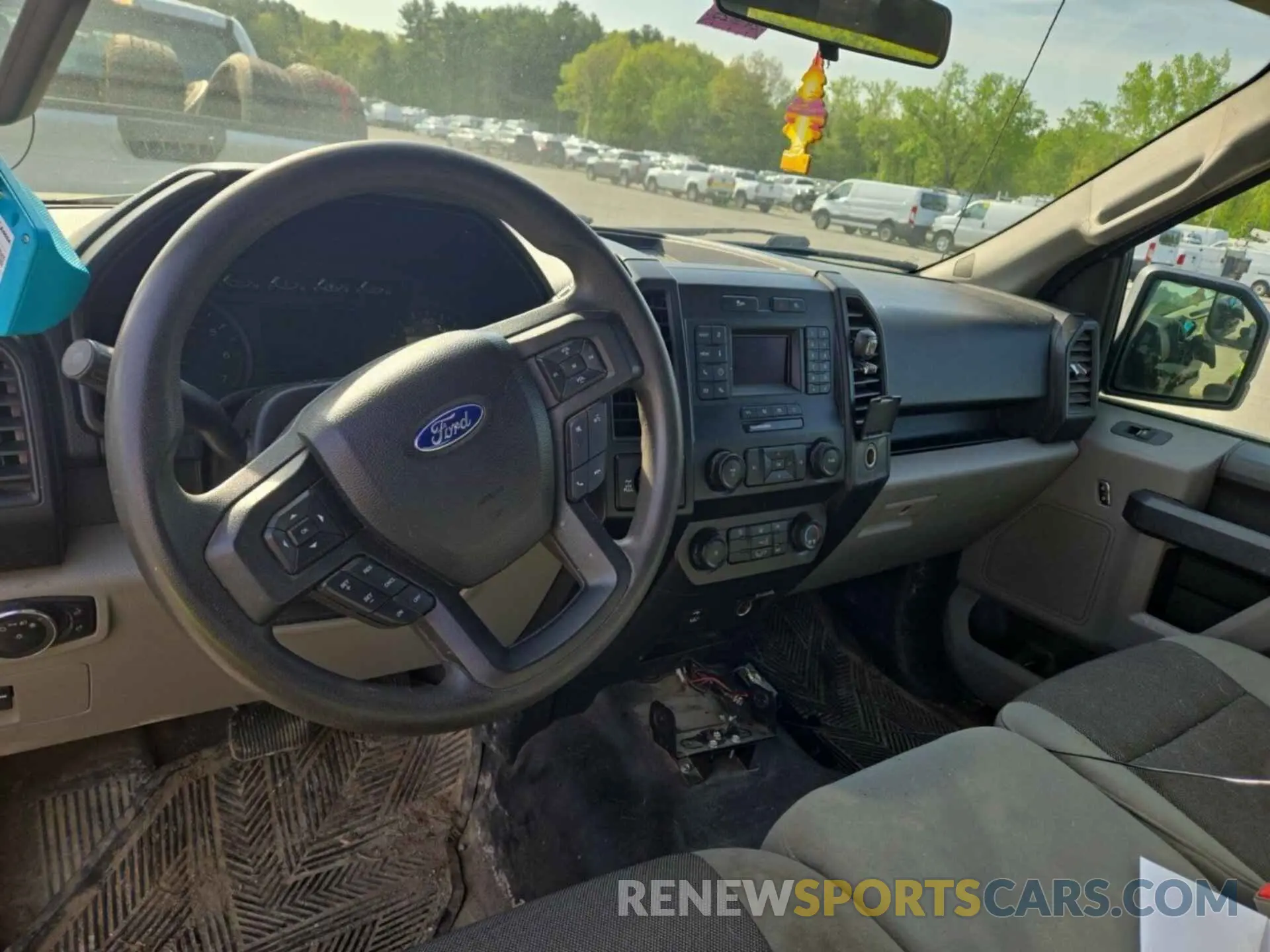 43 Photograph of a damaged car 1FTFX1E57LFB70910 FORD F150 2020