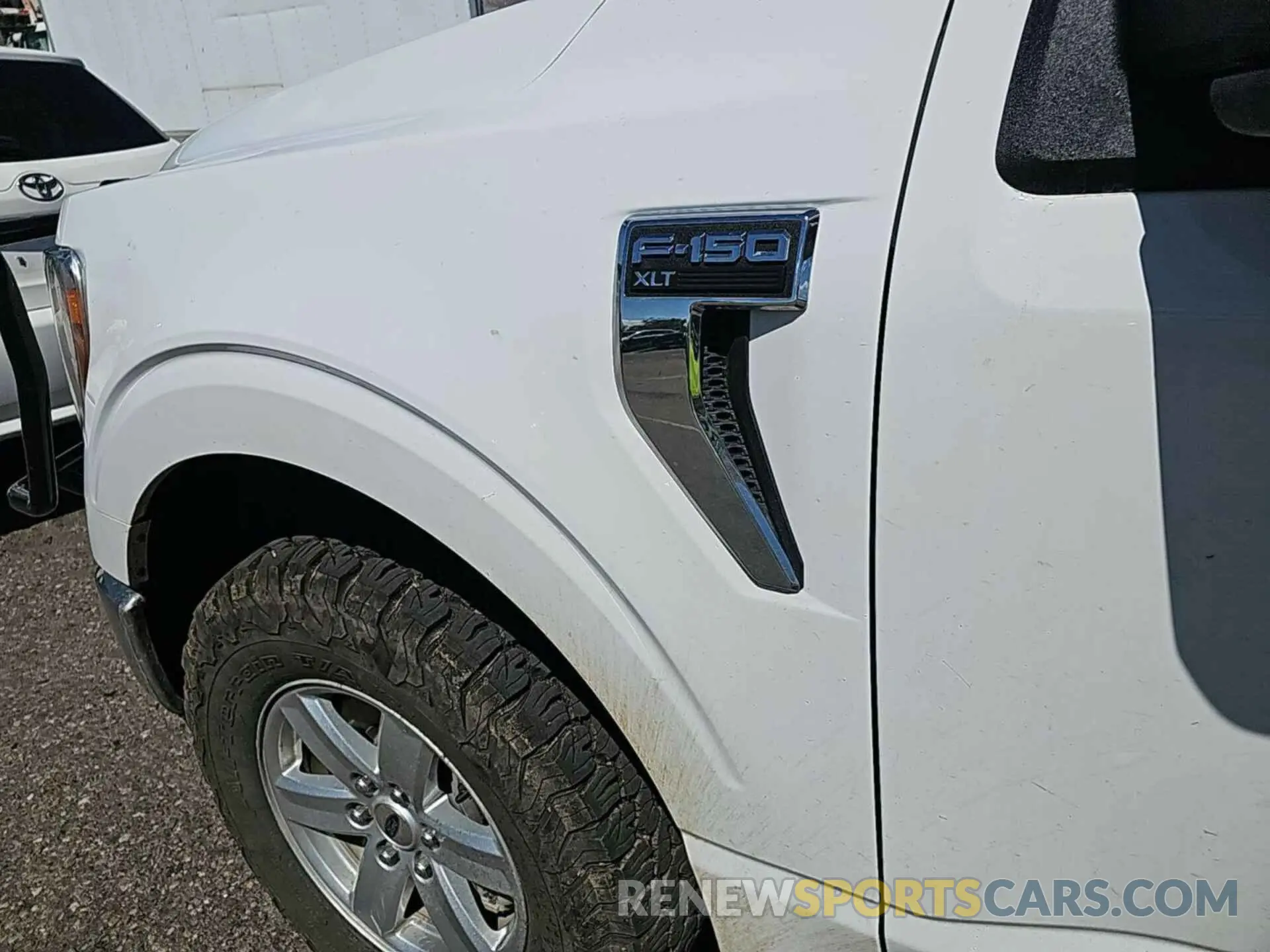 16 Photograph of a damaged car 1FTFX1E59MKF07537 FORD F150 2021