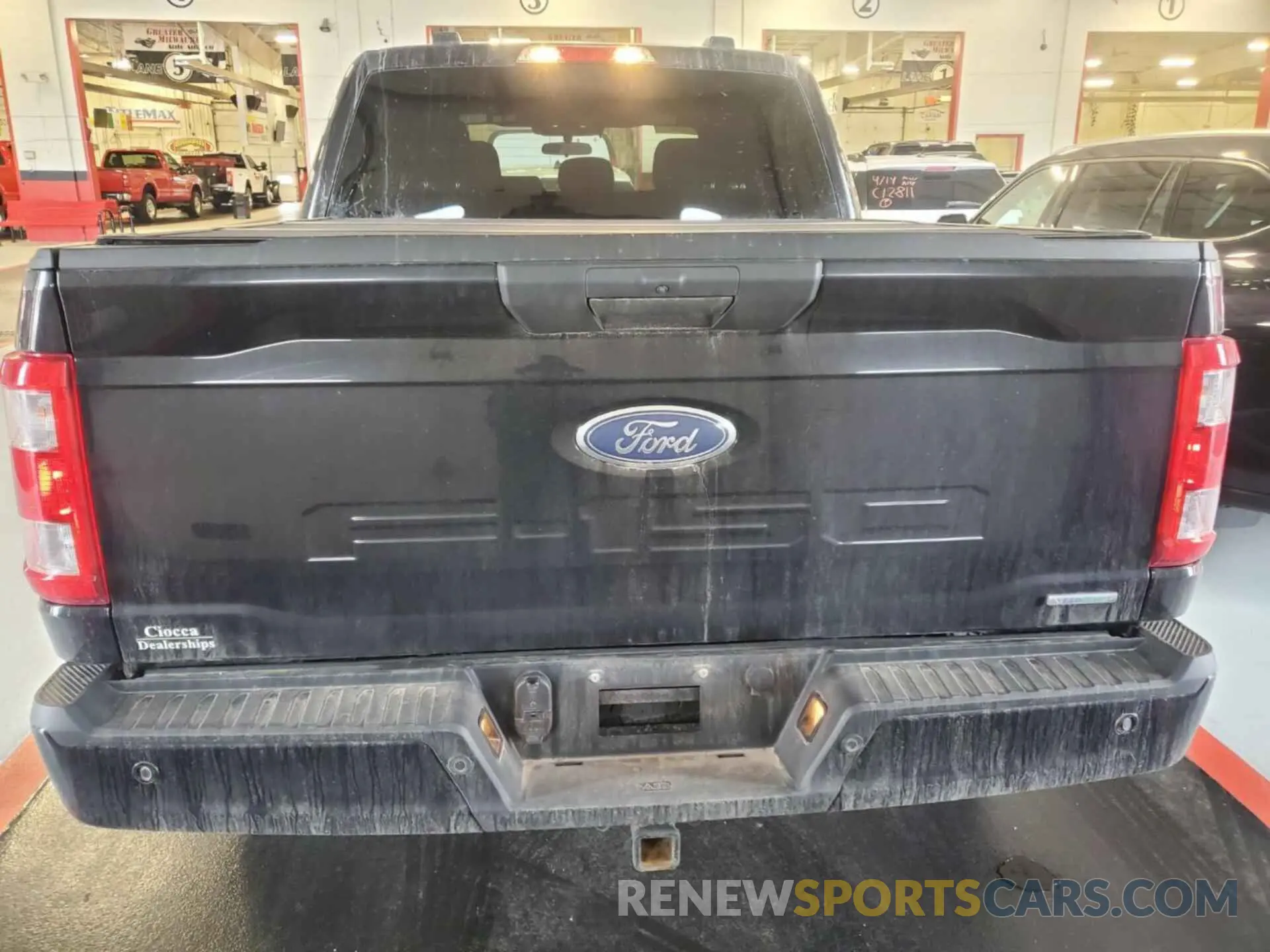 11 Photograph of a damaged car 1FTEW1EP6NFA76942 FORD F150 2022