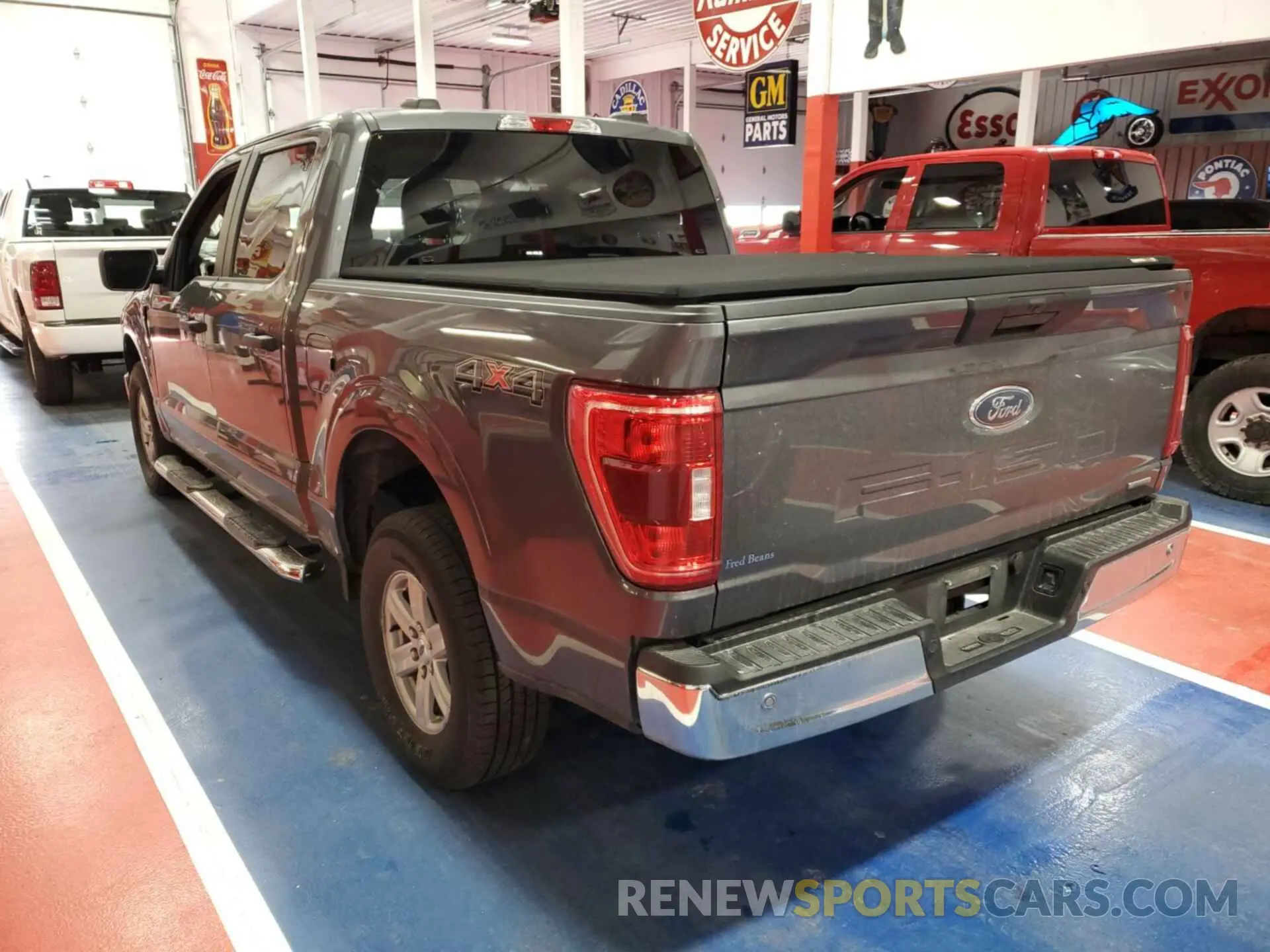 18 Photograph of a damaged car 1FTEW1EP7NFA52830 FORD F150 2022