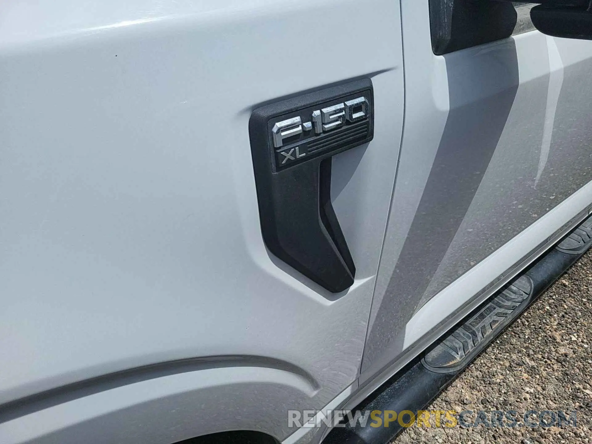 18 Photograph of a damaged car 1FTEX1EB6NKD05550 FORD F150 2022