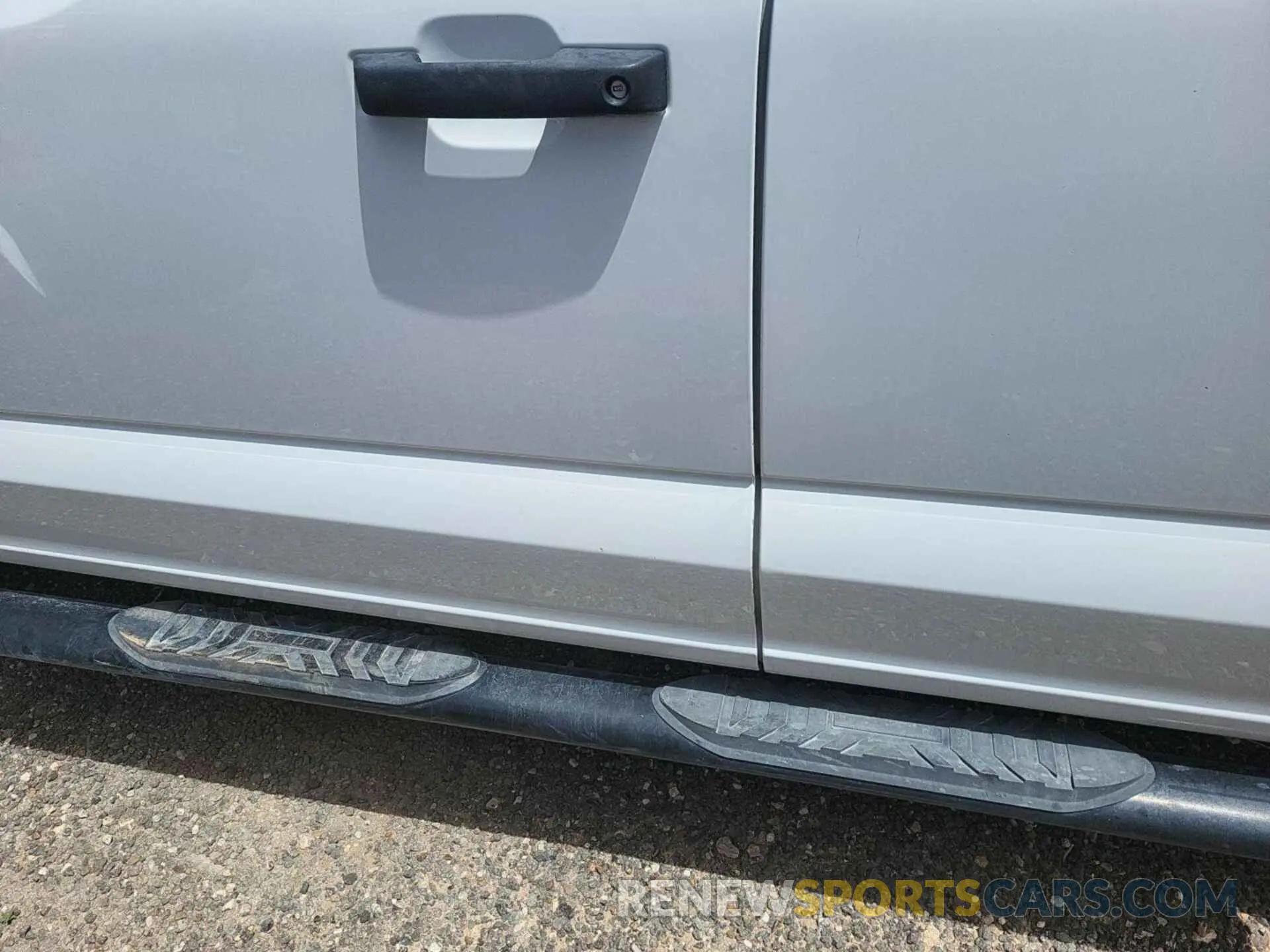 19 Photograph of a damaged car 1FTEX1EB6NKD05550 FORD F150 2022