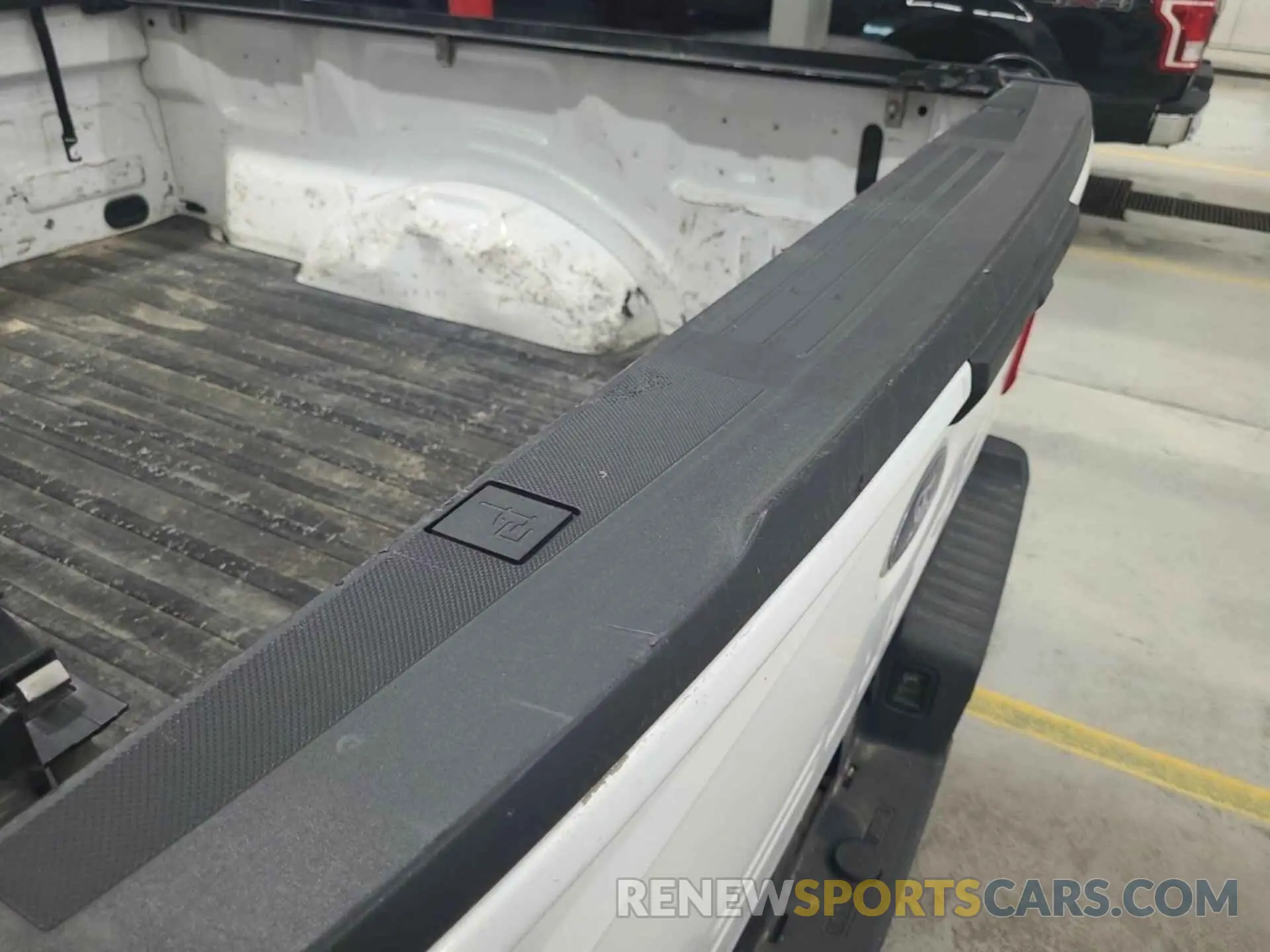17 Photograph of a damaged car 1FTFX1E55NKD27957 FORD F150 2022