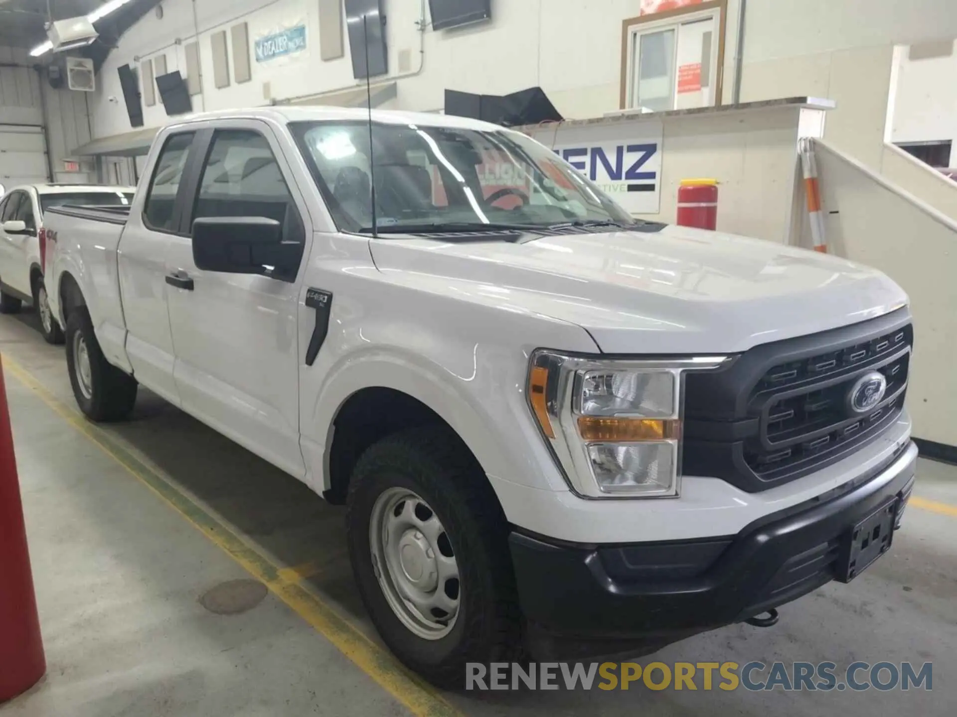 18 Photograph of a damaged car 1FTFX1E55NKD27957 FORD F150 2022
