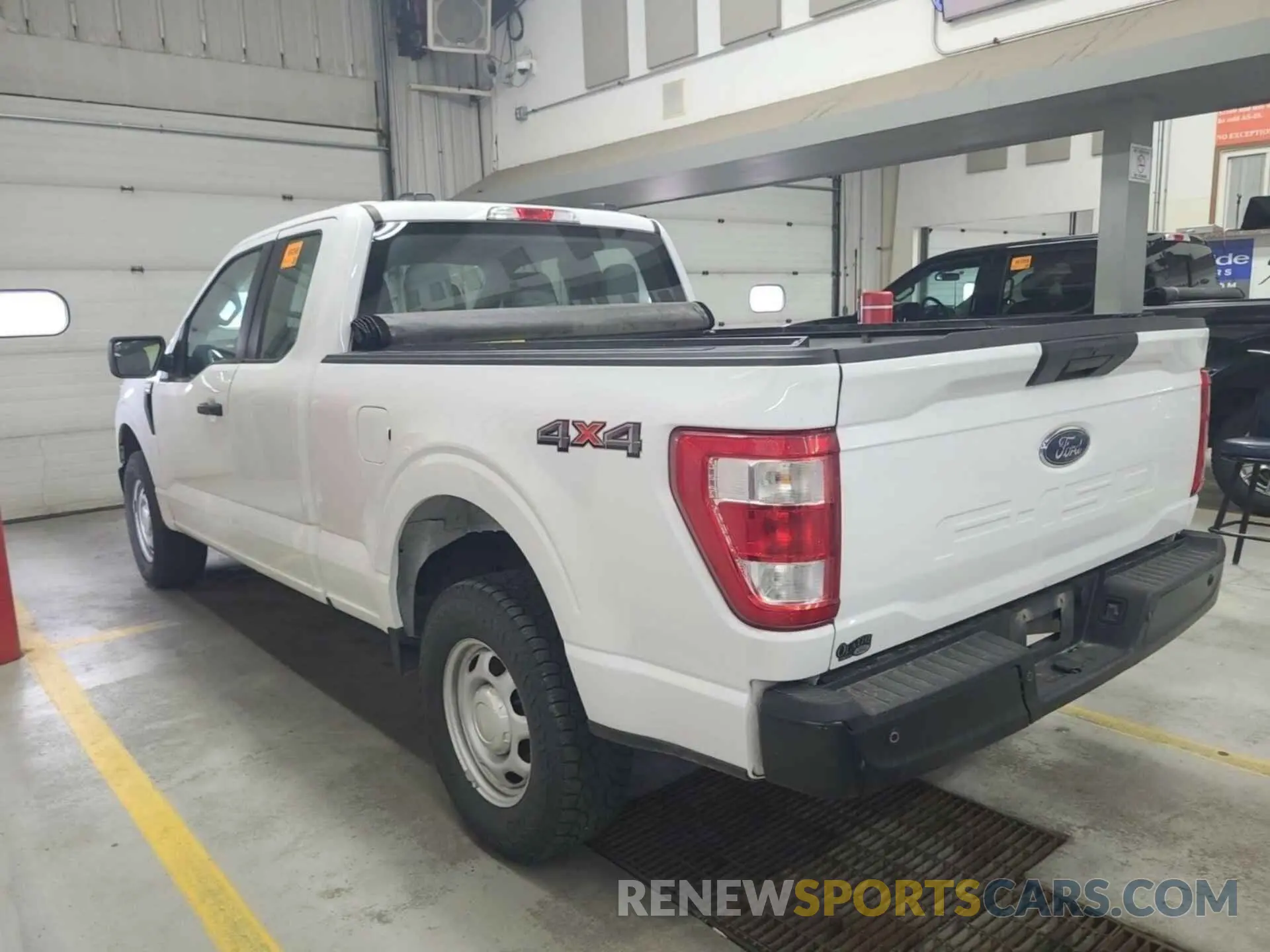 5 Photograph of a damaged car 1FTFX1E55NKD27957 FORD F150 2022