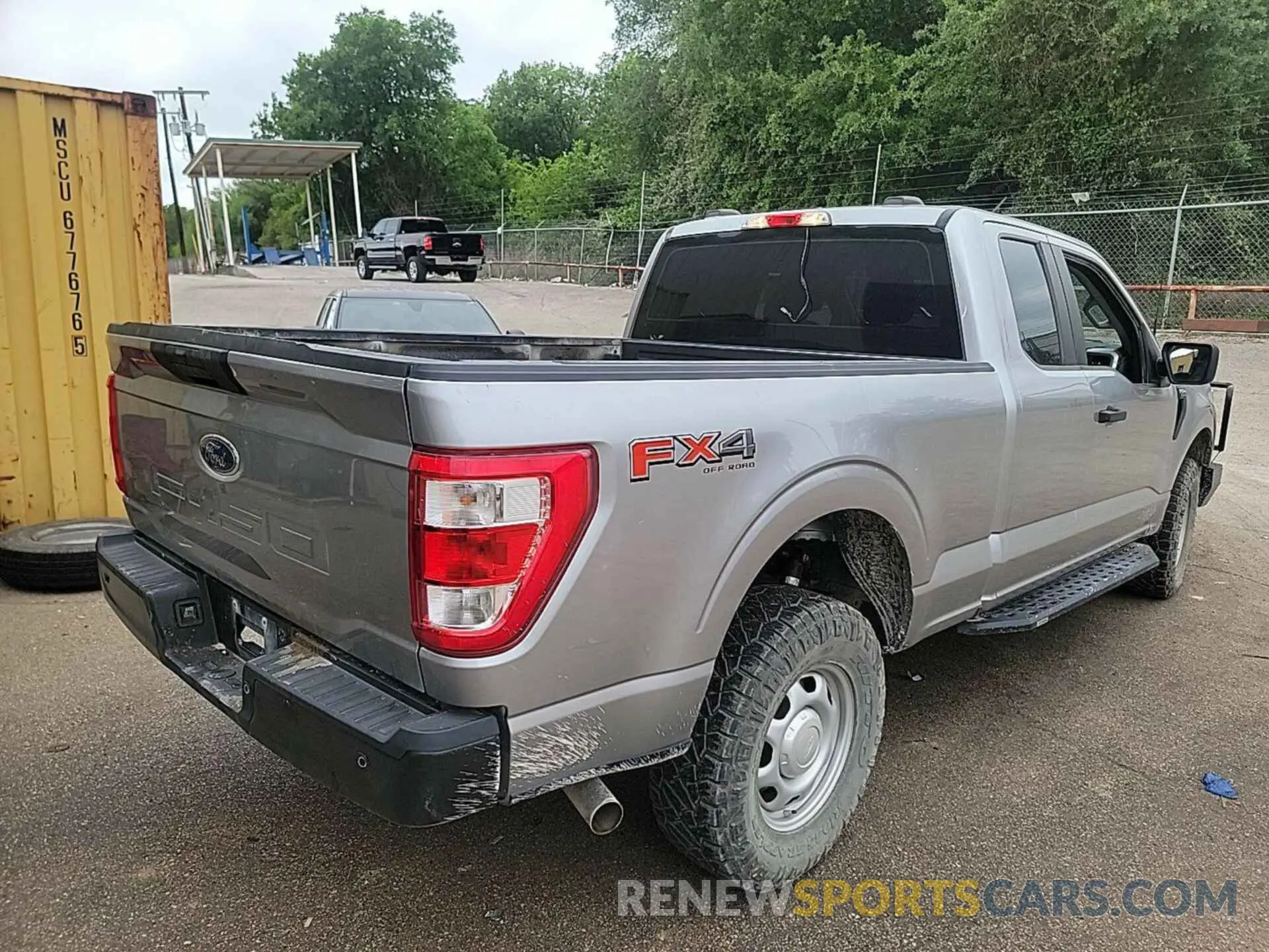 18 Photograph of a damaged car 1FTFX1E57NKD58062 FORD F150 2022