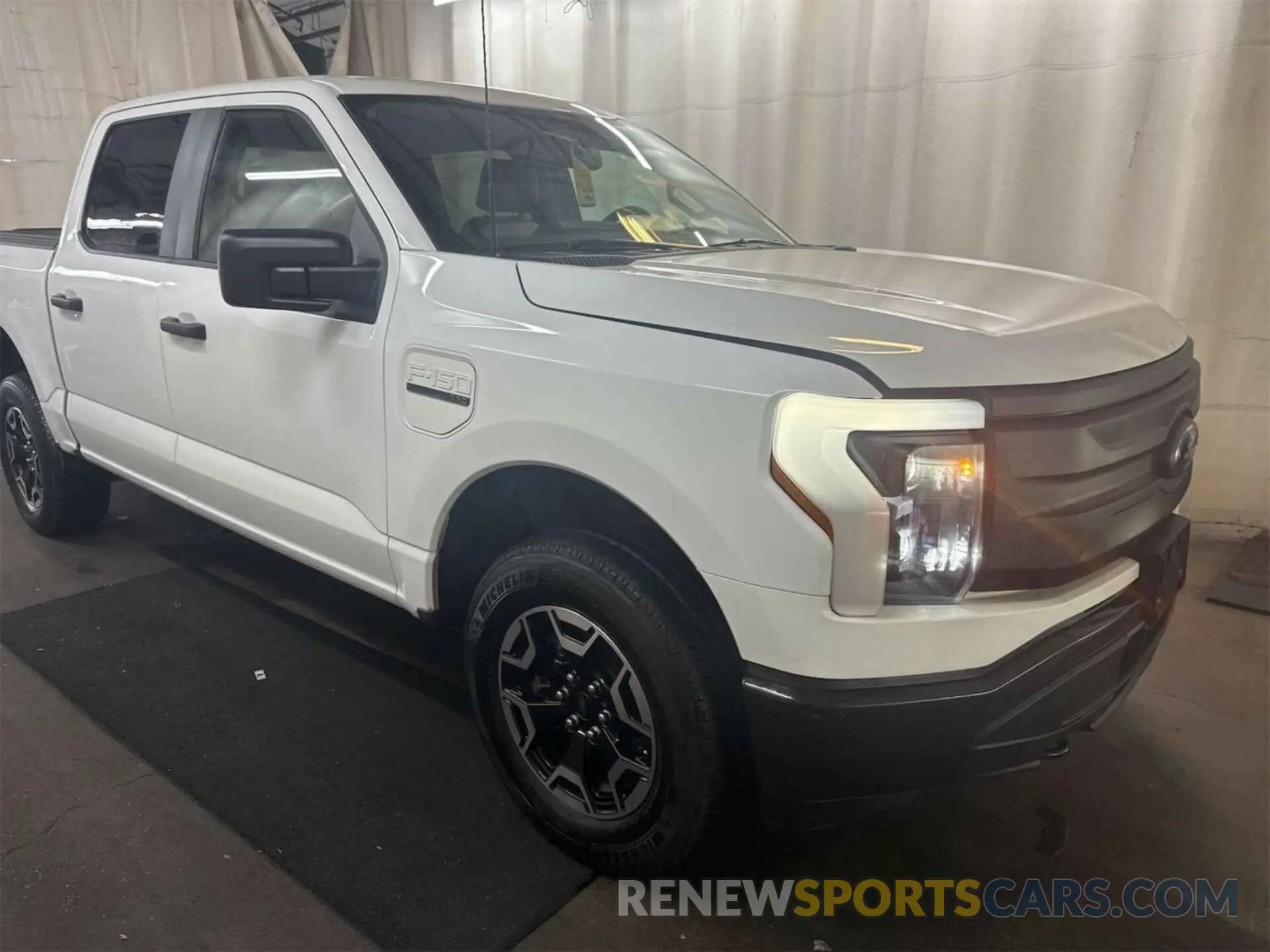 10 Photograph of a damaged car 1FTVW1EL5NWG08906 FORD F150 2022